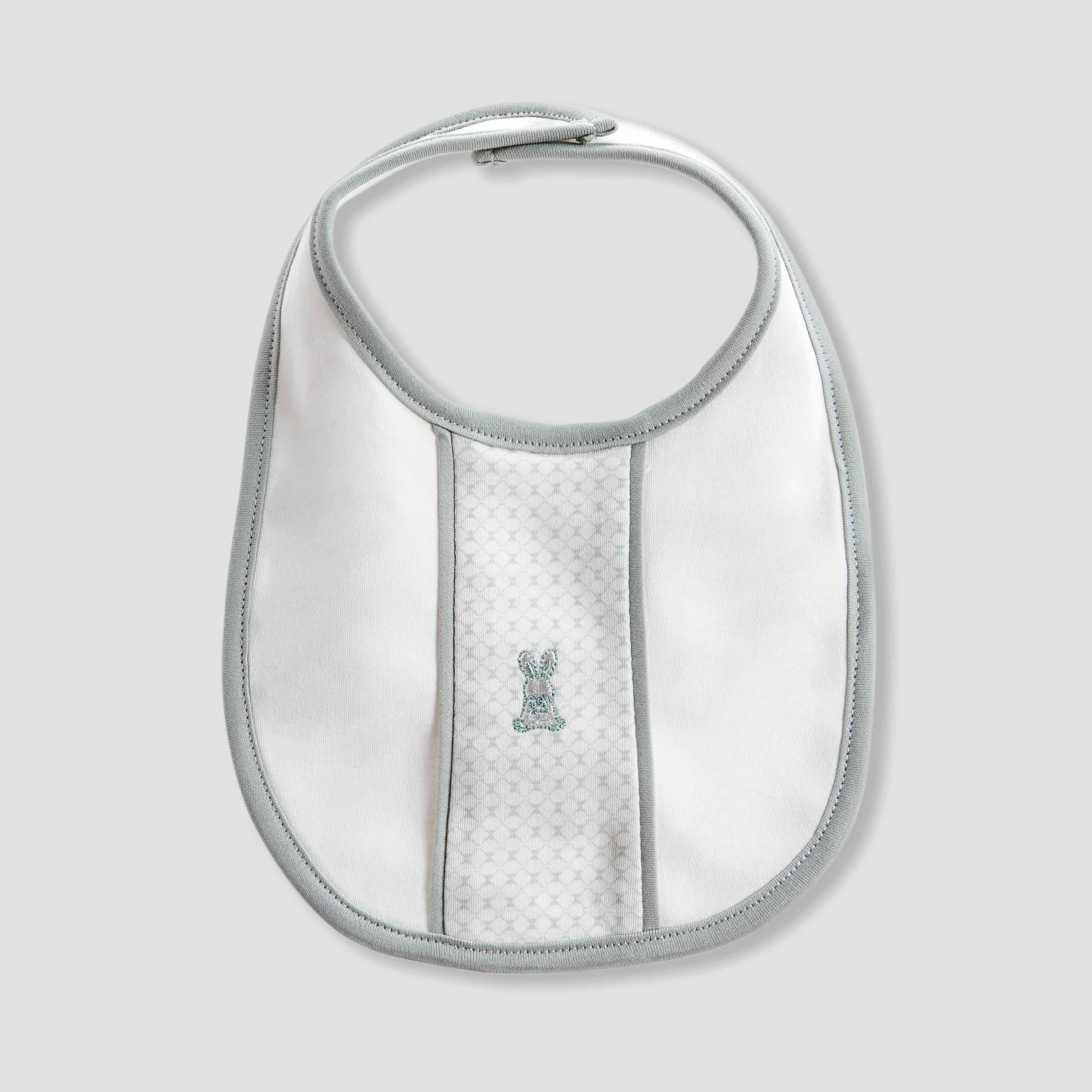 مريلة بتطريز أرنب وزر إغلاق من جيجلز-baby-feeding-bibs-image-1