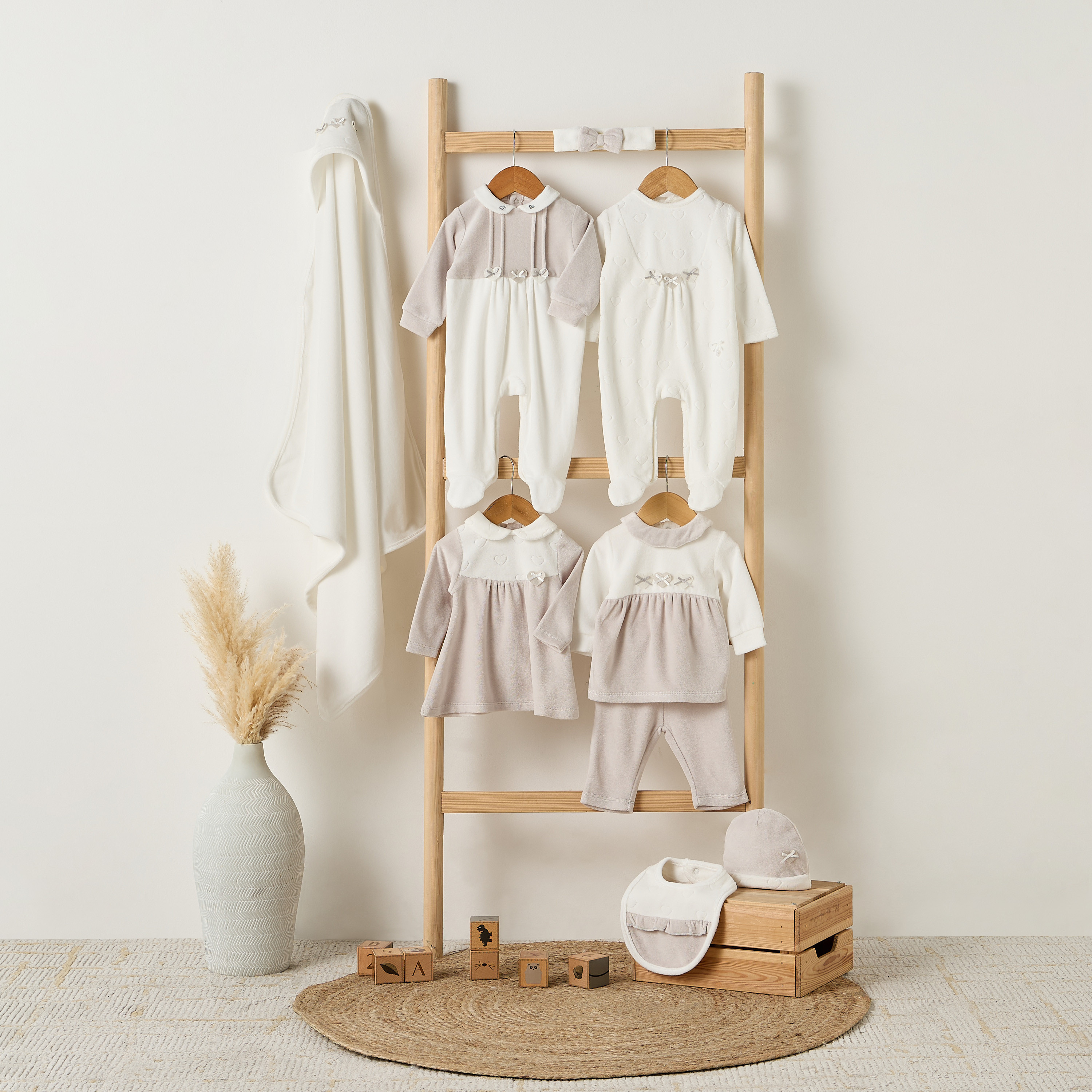 Giggles Collared Long Sleeves Sleepsuit with Snap Button Closure-baby-girls-clothing-nightwear-sleepsuits-image-7