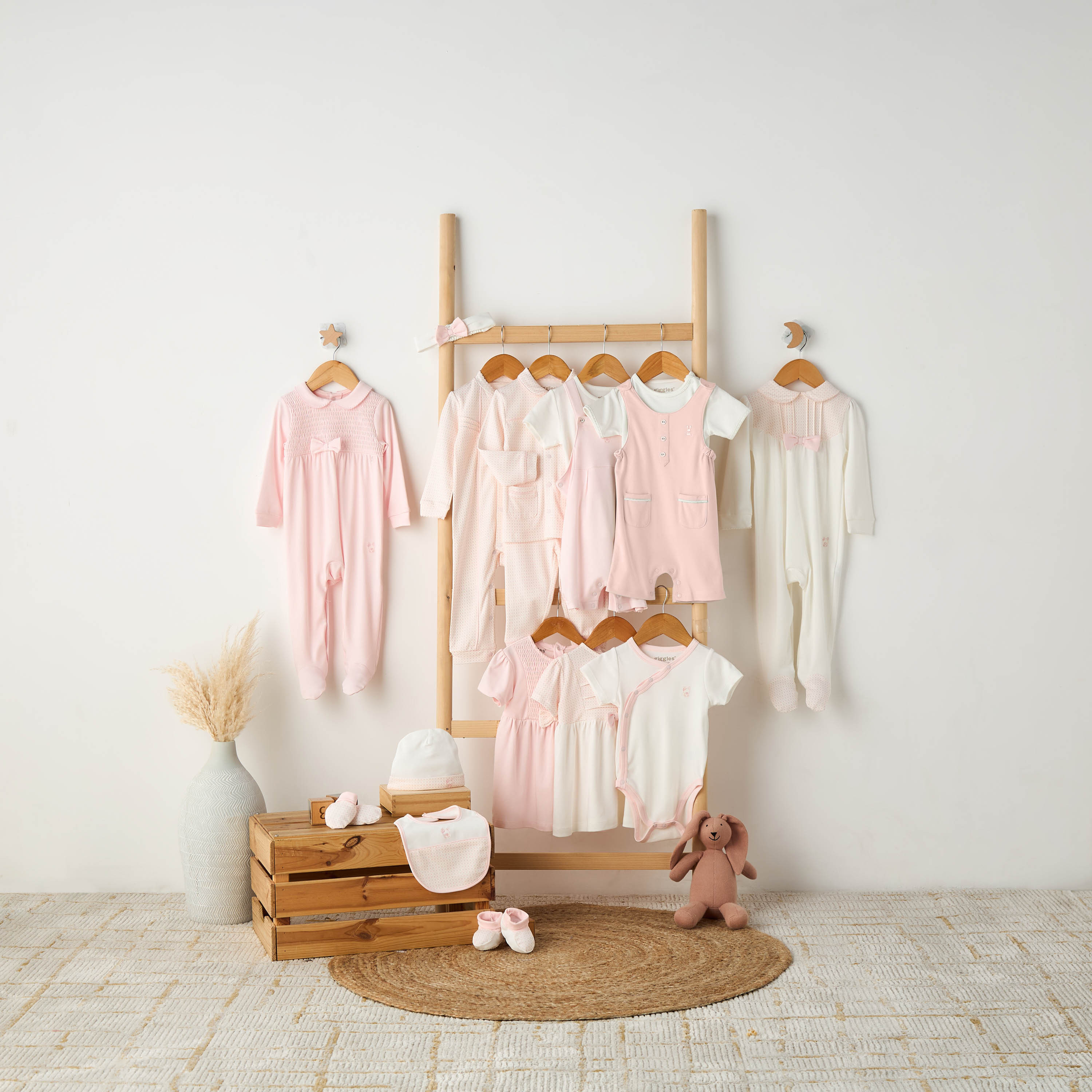 طقم دنغري وتيشيرت مطرز من جيجلز-baby-girls-clothing-setsandcoords-image-2