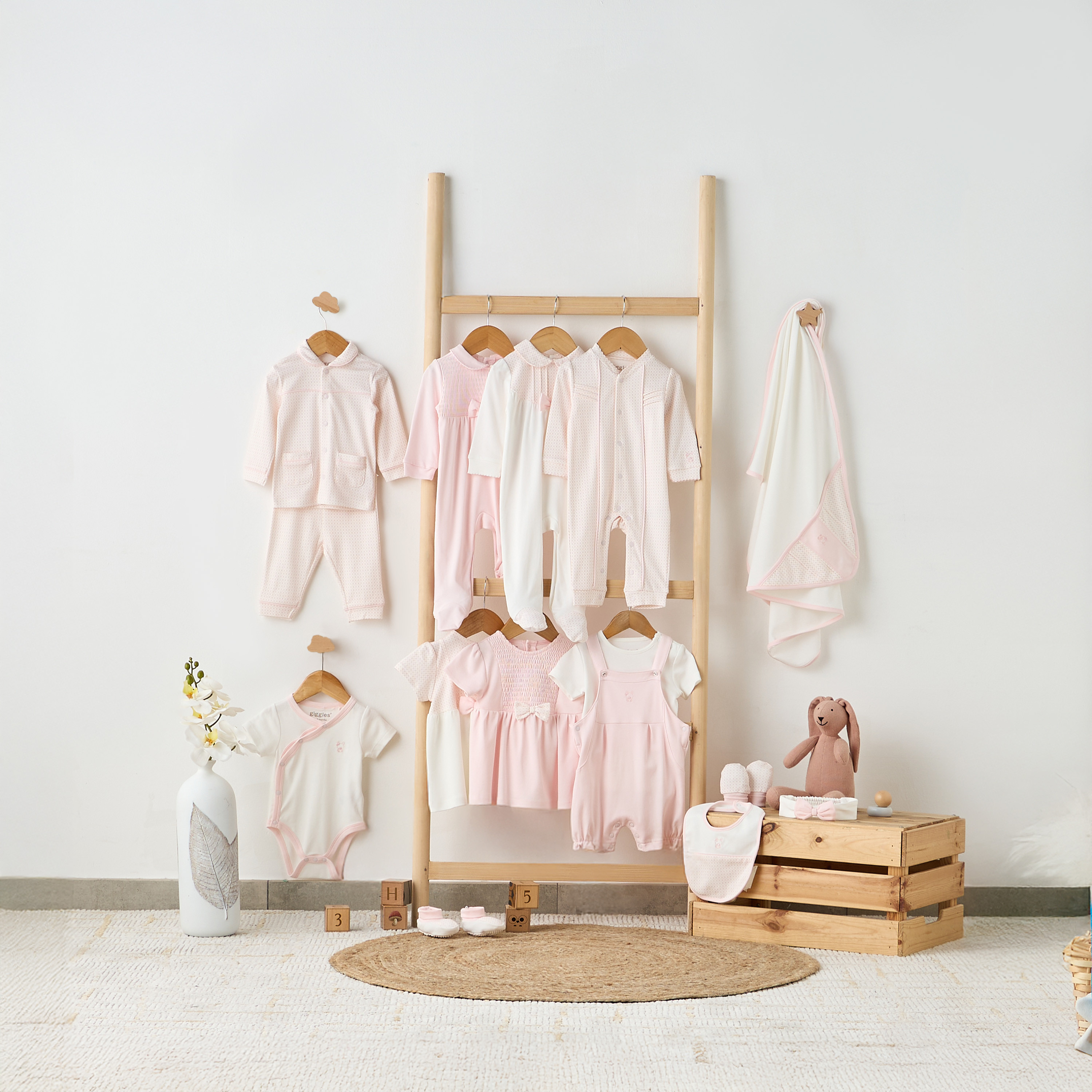 فستان إيه لاين بتفاصيل مدرزة وفيونكة من جيجلز-baby-girls-clothing-dressesandjumpsuits-image-6