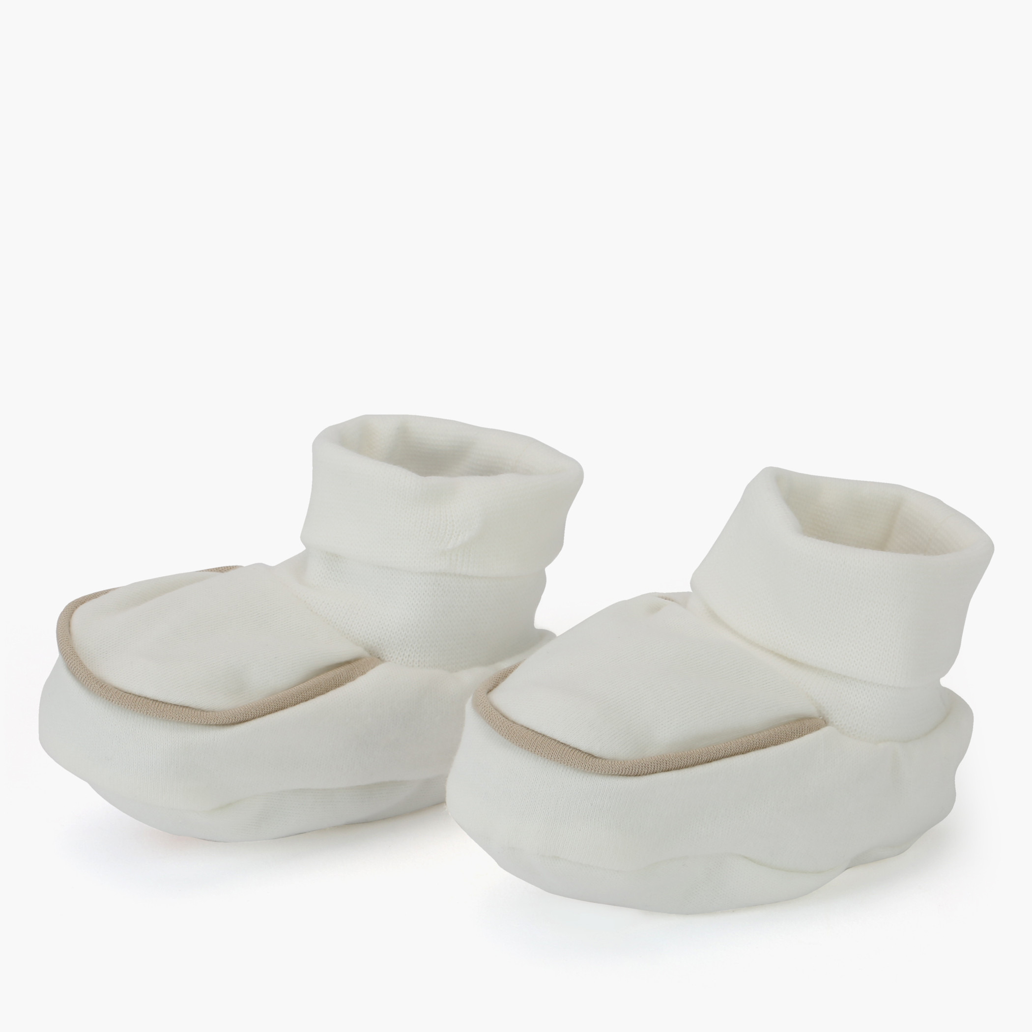 حذاء طويل بخيوط بارزة من جيجلز-promo_babyshop_Buy3for1_OMN230426-image-2