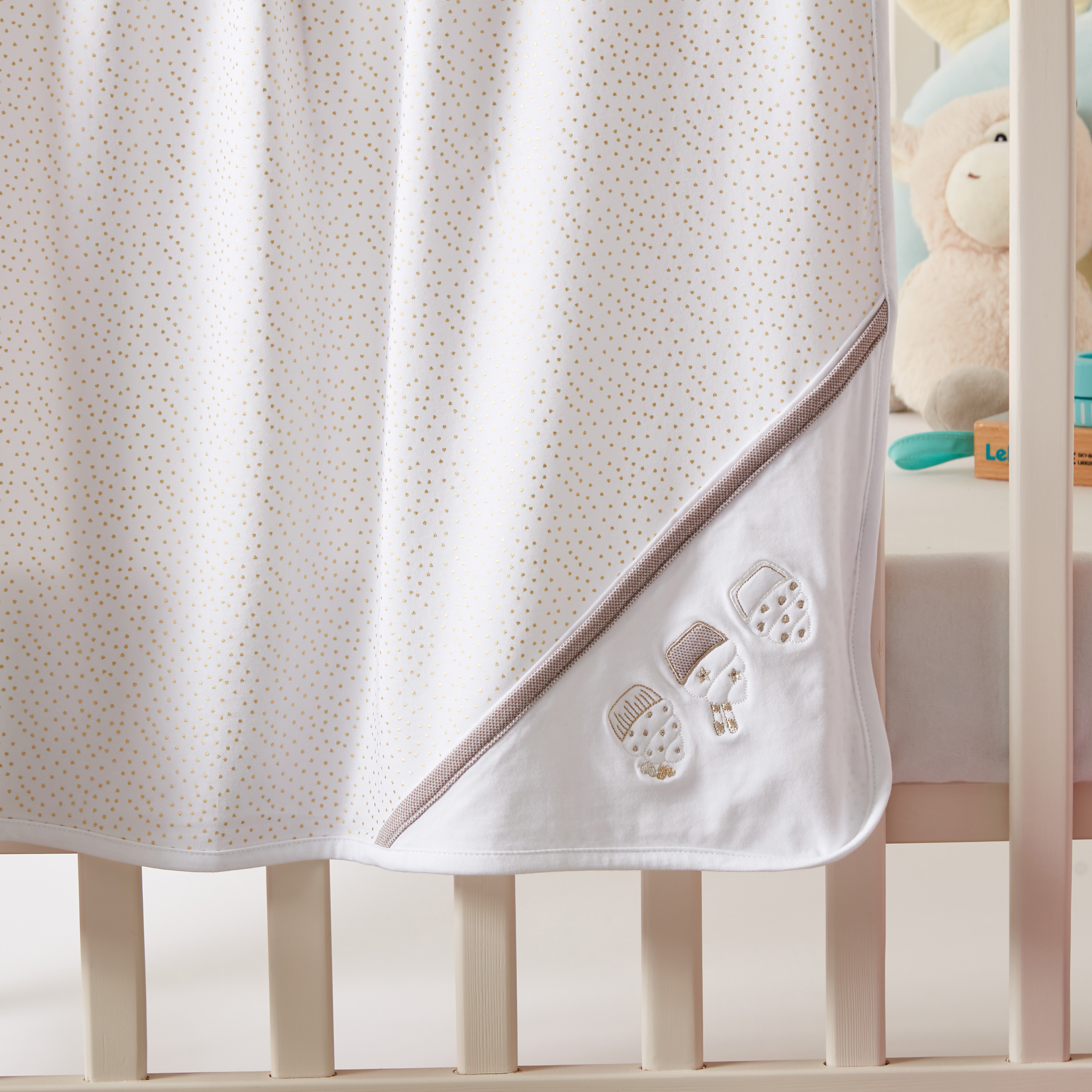بطانية حديثي ولادة بقبعة وطبعات من جونيورز - 70x70 سم-baby-nursery-blanketsandswaddles-receivingblankets-image-2