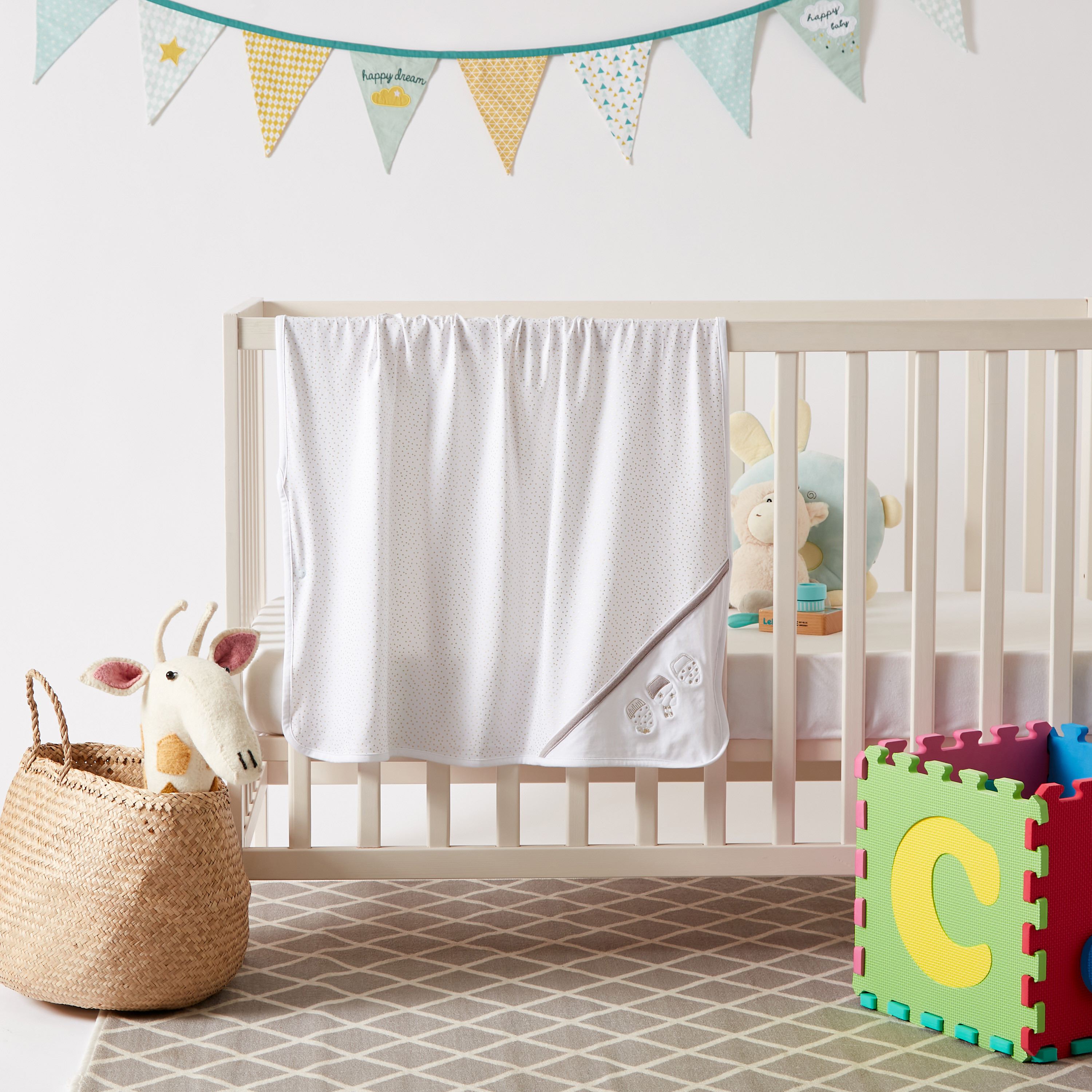 بطانية حديثي ولادة بقبعة وطبعات من جونيورز - 70x70 سم-baby-nursery-blanketsandswaddles-receivingblankets-image-5