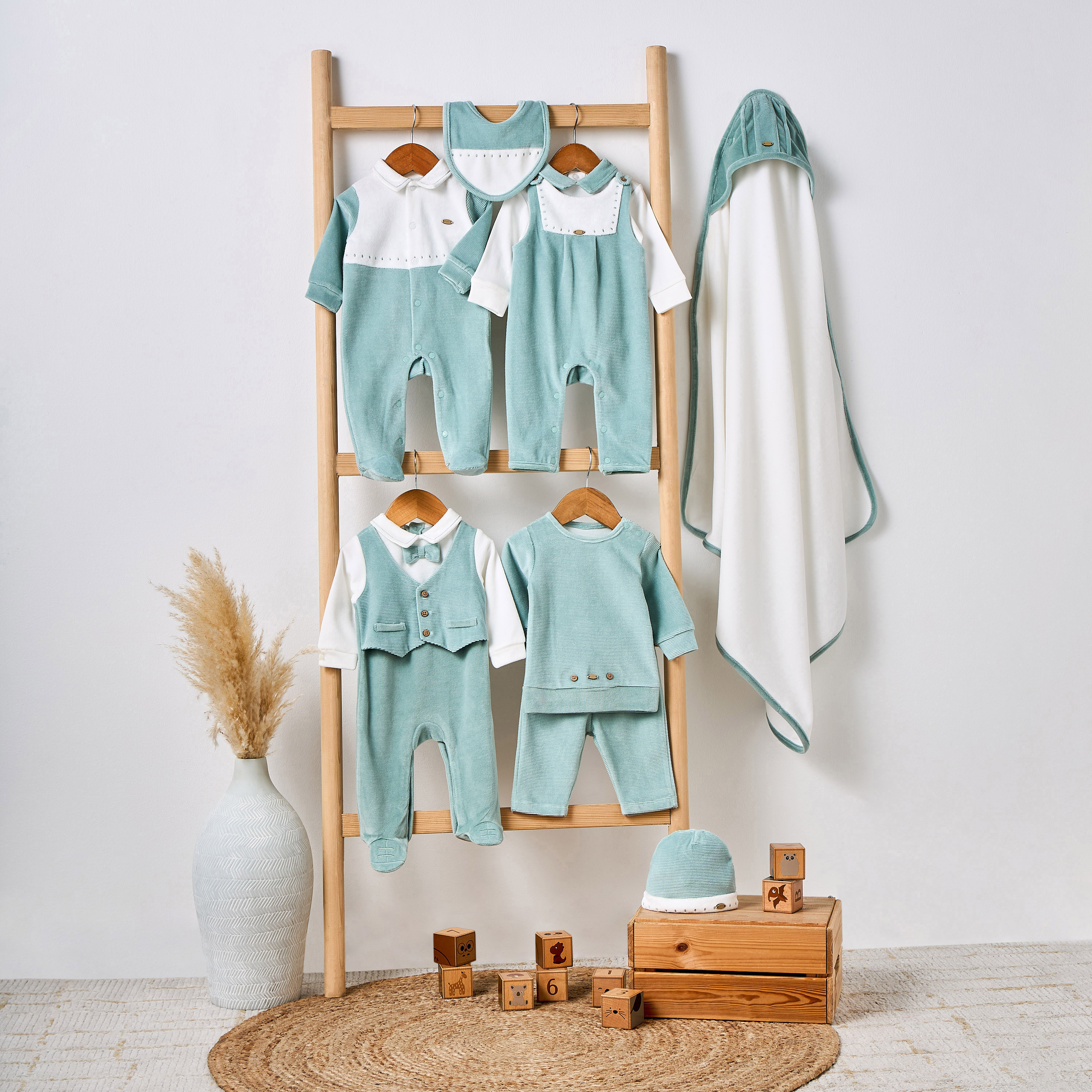 Giggles Collared Long Sleeves T-shirt and Dungaree Set with Embroidery-baby-boys-clothing-winterwear-setsandcoords-image-9