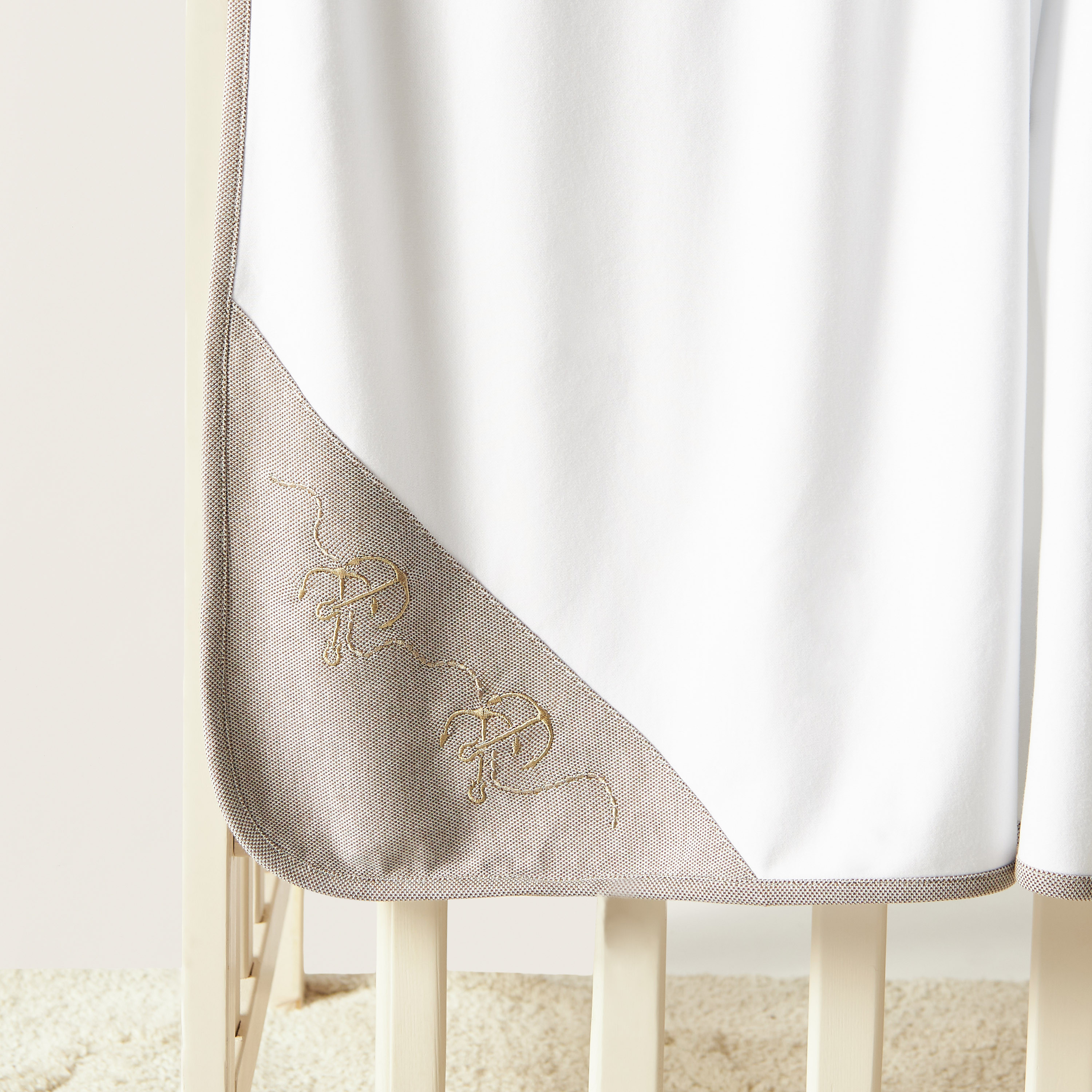 Giggles Embroidered Receiving Blanket - 70x70 cm-baby-nursery-blanketsandswaddles-receivingblankets-image-3