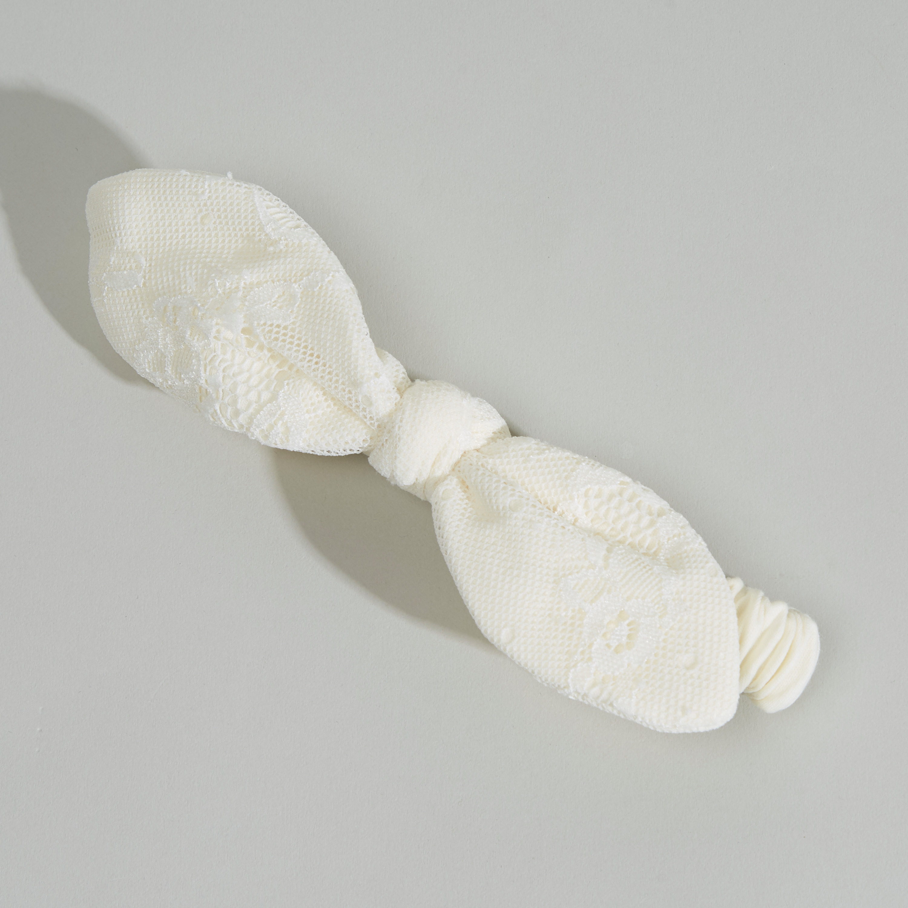 شريطة رأس بتفاصيل فيونكة ودانتيل من جيجلز-promo_babyshop_Buy3for1_OMN230426-image-1