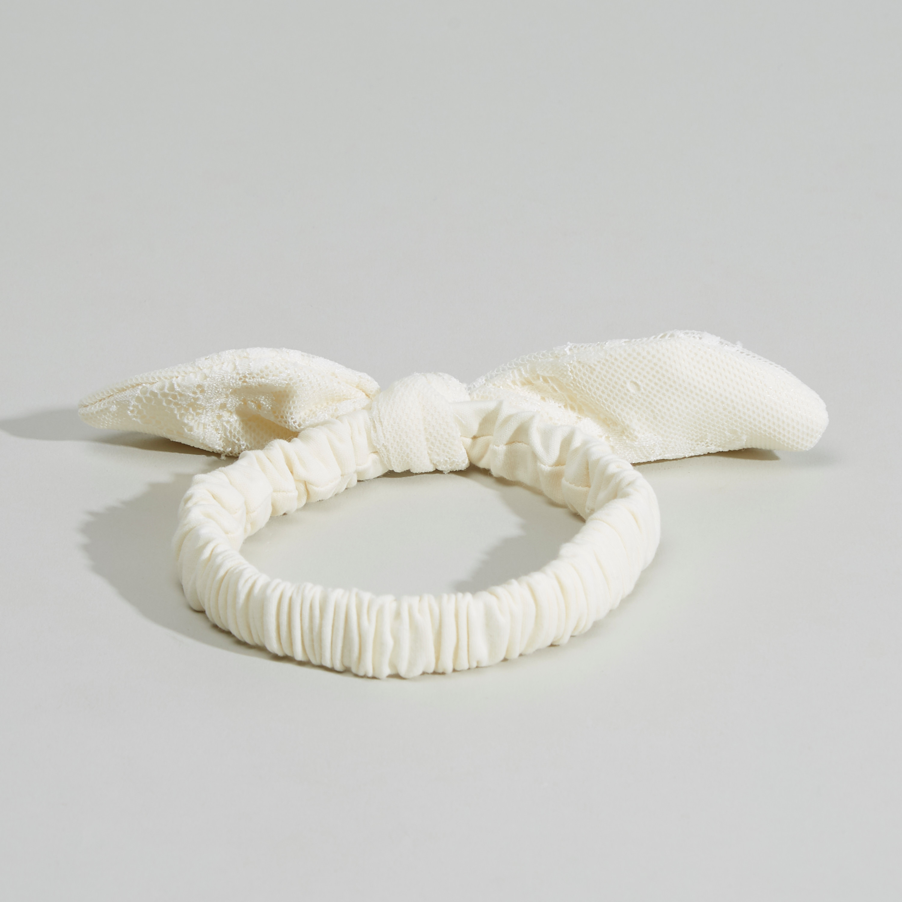 شريطة رأس بتفاصيل فيونكة ودانتيل من جيجلز-promo_babyshop_Buy3for1_OMN230426-image-3