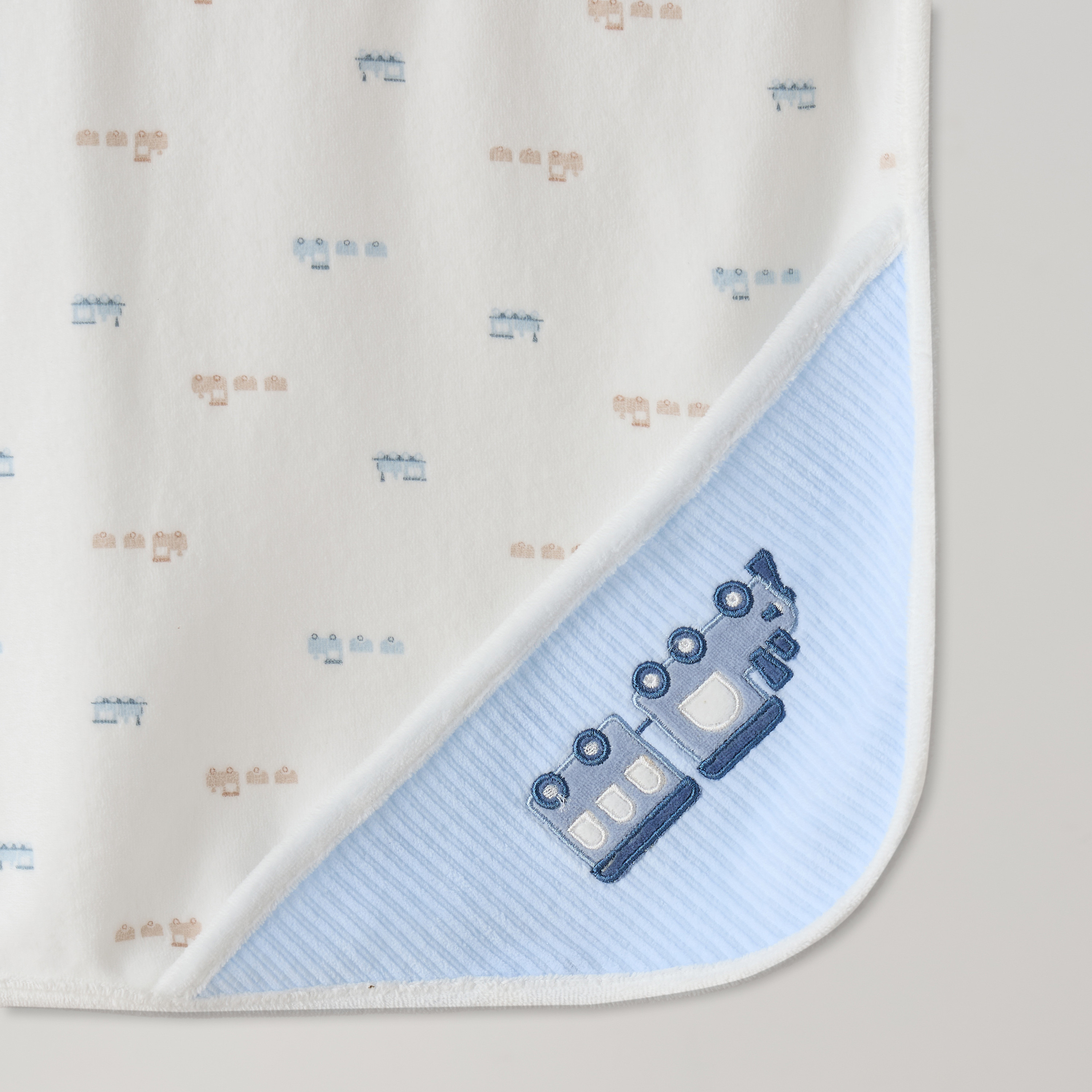 بطانية مواليد بتطريزات قطار من جونيورز-baby-nursery-blanketsandswaddles-receivingblankets-image-5