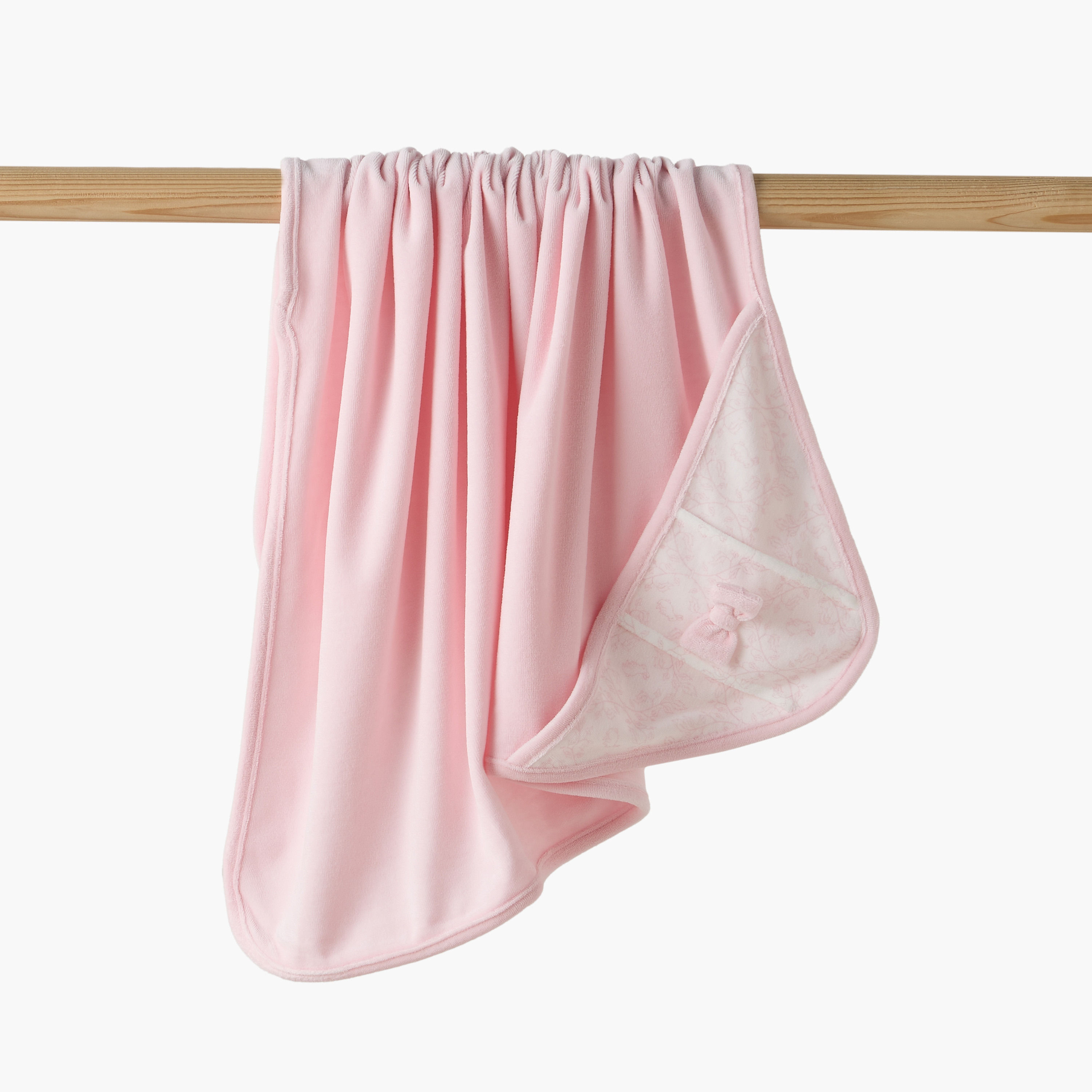 بطانية مواليد بقبعة وزينة فيونكة من جيجلز-baby-nursery-blanketsandswaddles-receivingblankets-image-1