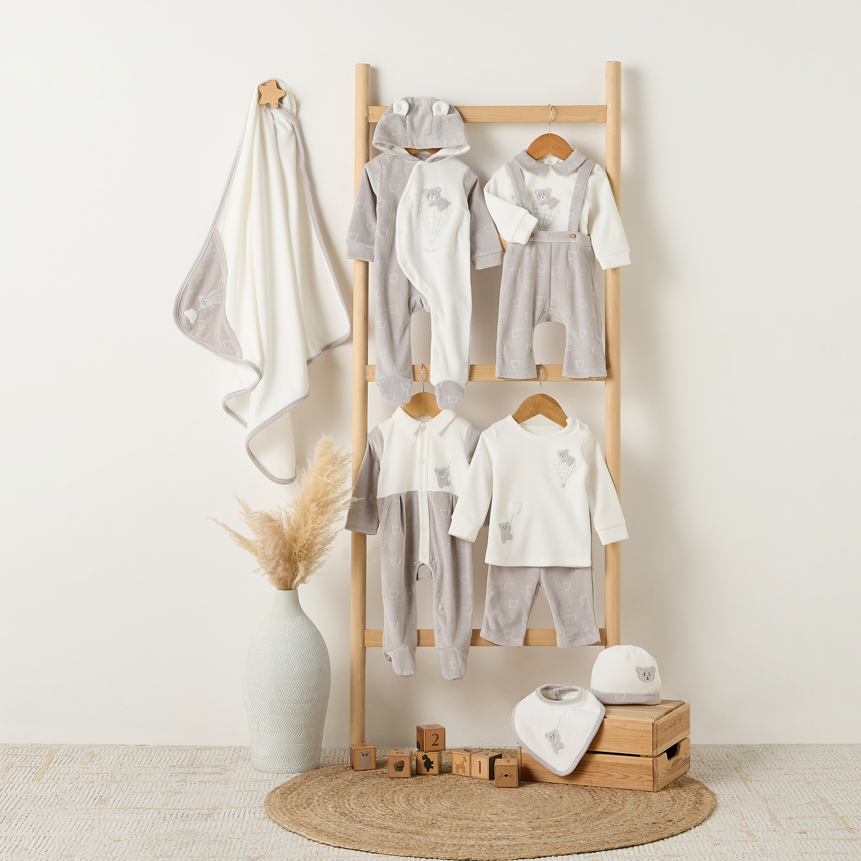 بدلة نوم بياقة بقبعة وأكمام طويلة بتطريز دب من جيجلز-baby-boys-clothing-nightwear-sleepsuits-image-6