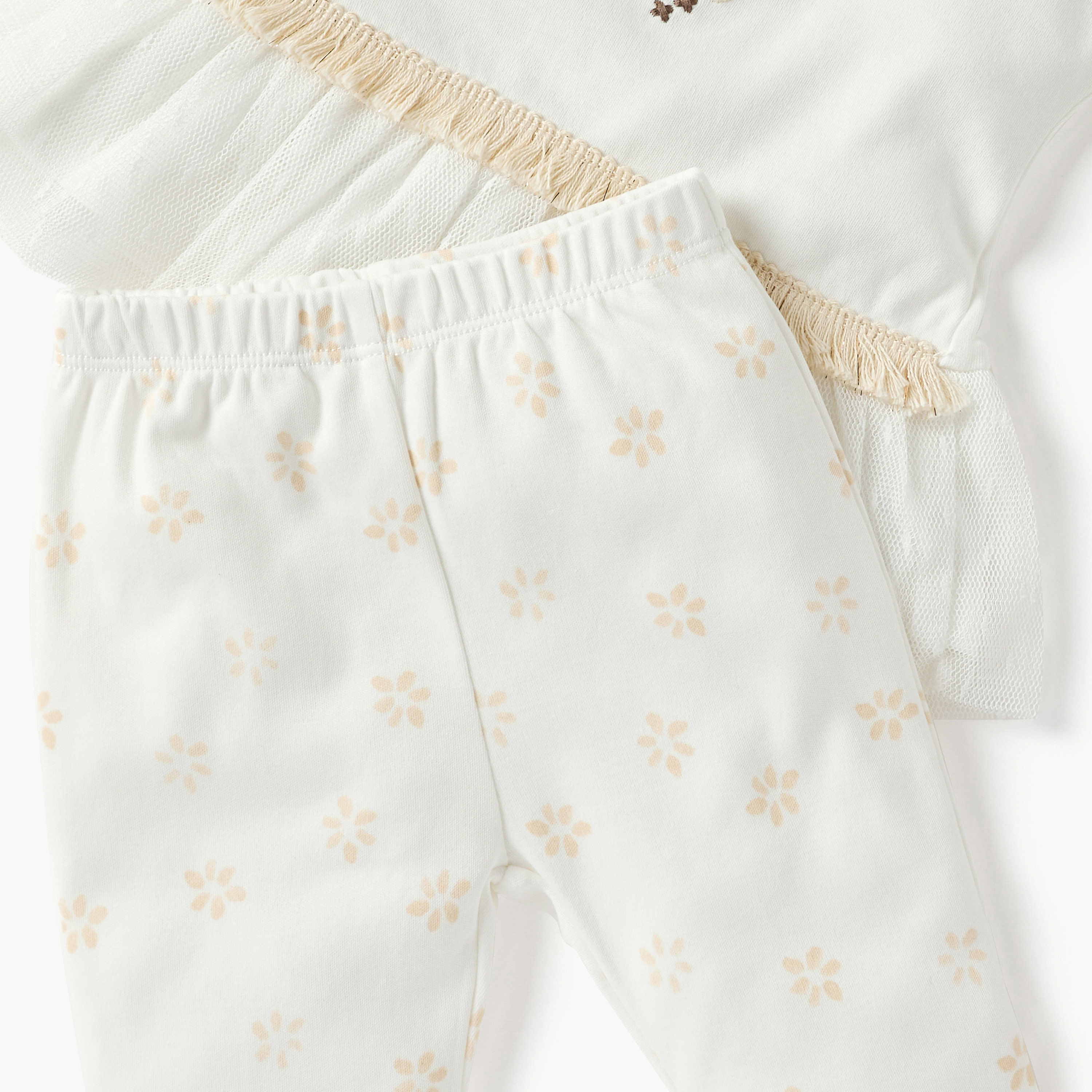 طقم بنطلون بيجاما وبلوزة مطرزة من جونيورز-baby-girls-clothing-nightwear-pyjamasets-image-5