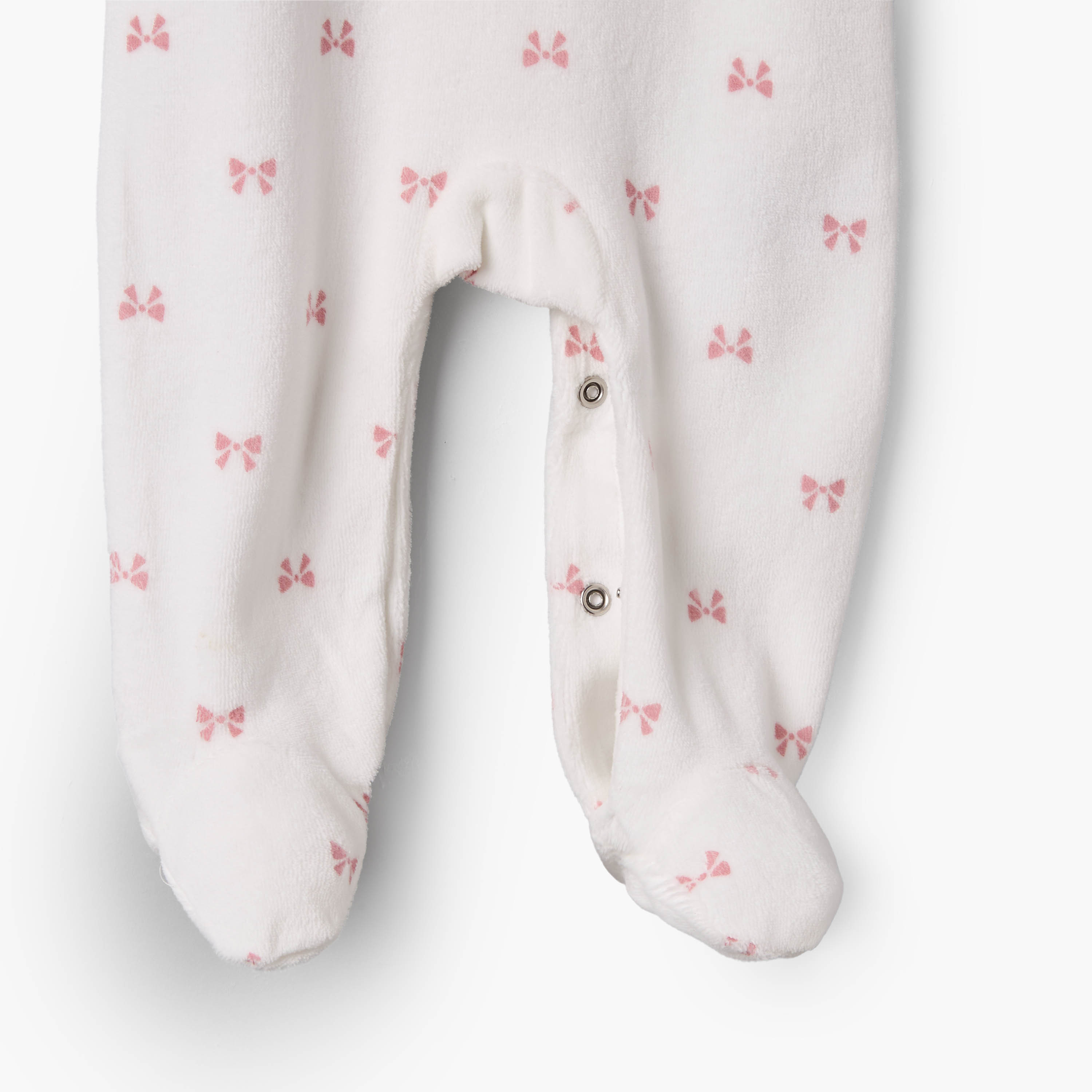 بدلة نوم بياقة عالية وأكمام طويلة وطبعات فيونكة من جونيورز-baby-girls-clothing-nightwear-sleepsuits-image-5