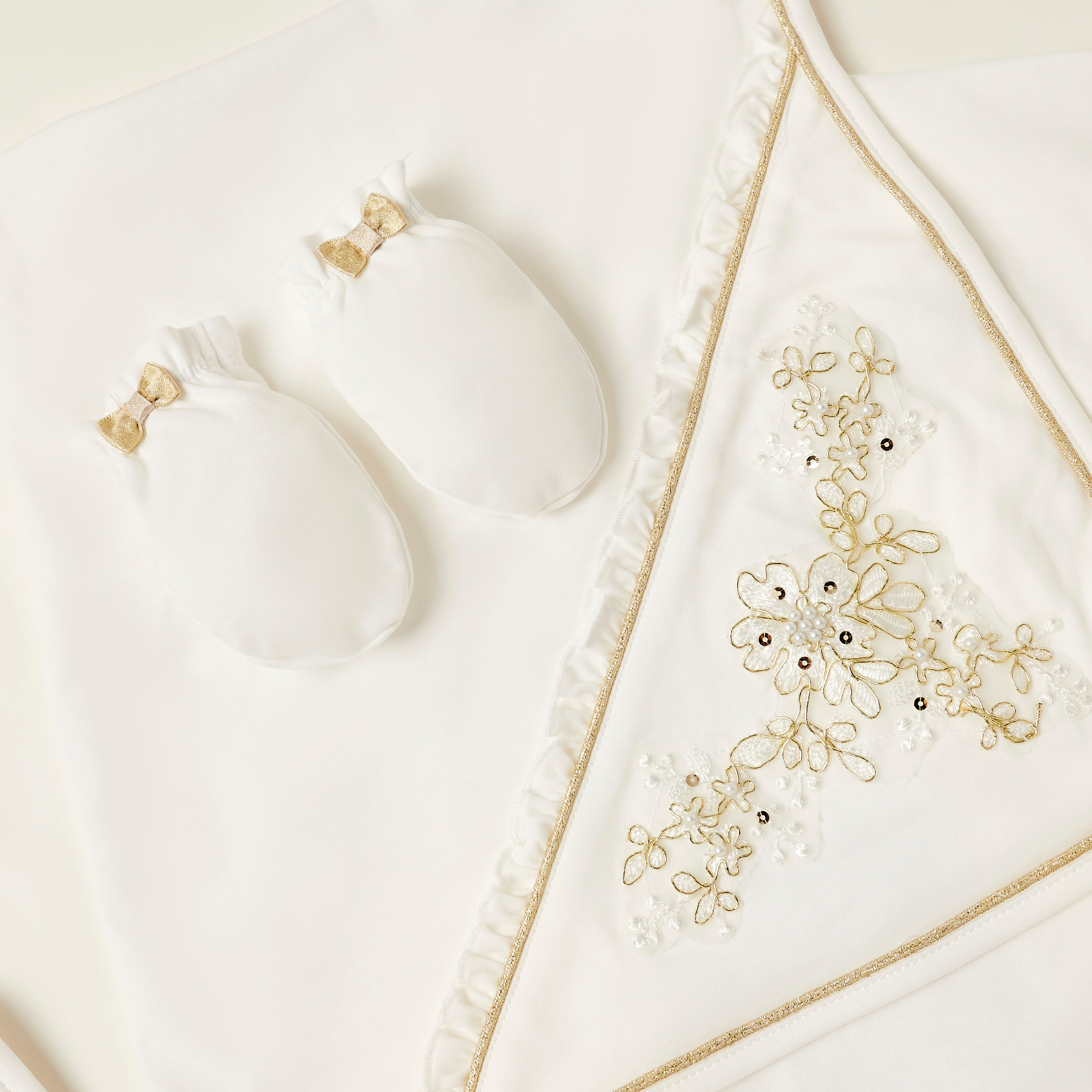 طقم هدايا ملابس مطرزة 6 قطع من جونيورز-baby-boys-clothing-setsandcoords-image-4