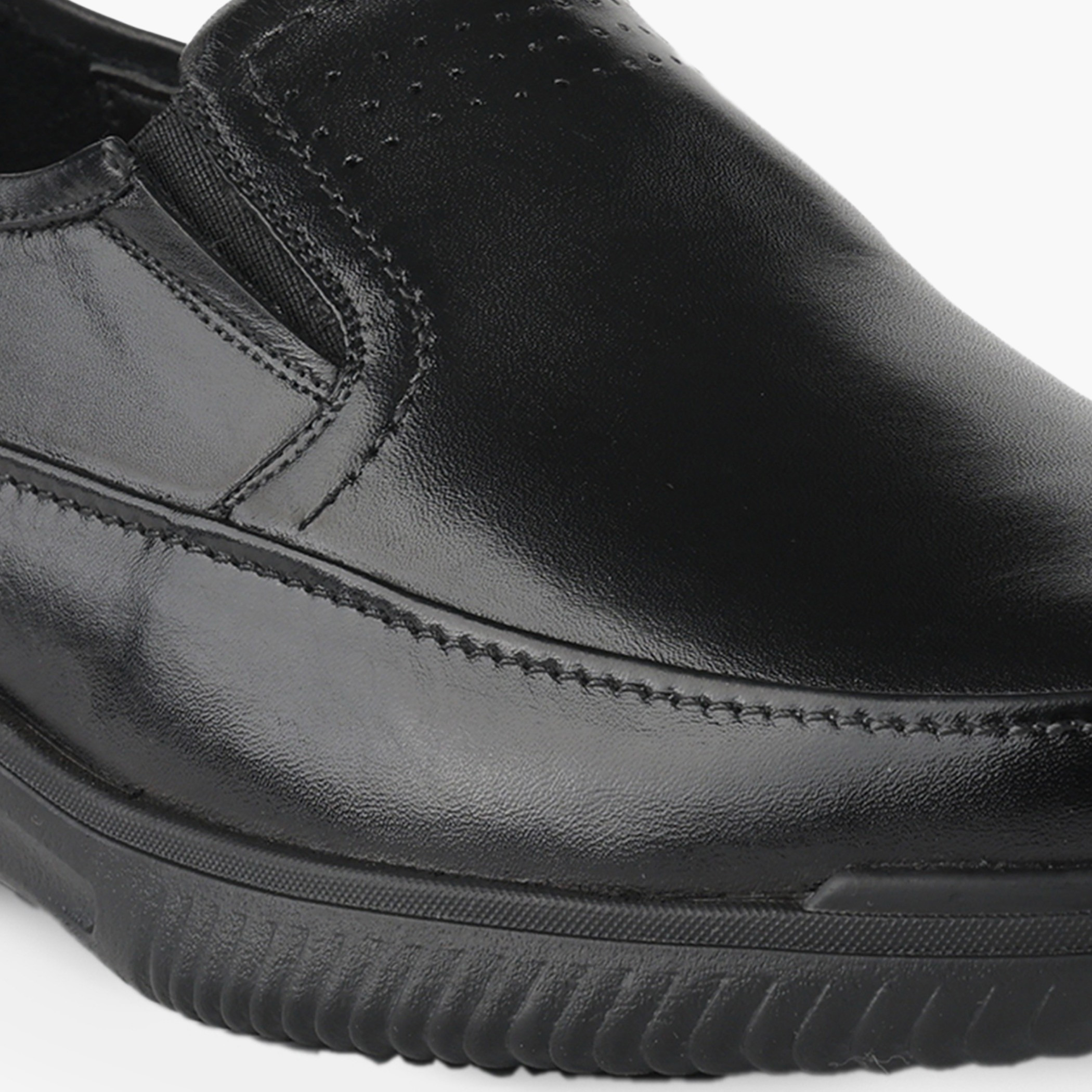 Le Confort Men Leather Slip-On Loafers-men-shoes-formalshoes-image-4