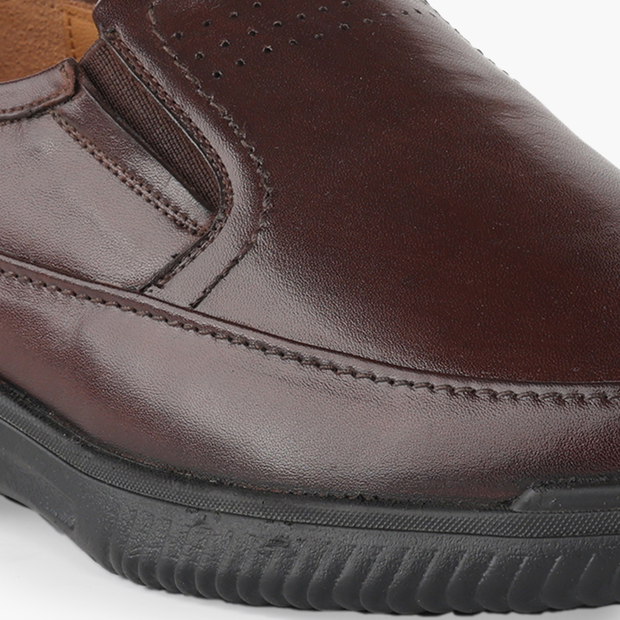 Le Confort Men Leather Slip-On Loafers-men-shoes-formalshoes-image-4