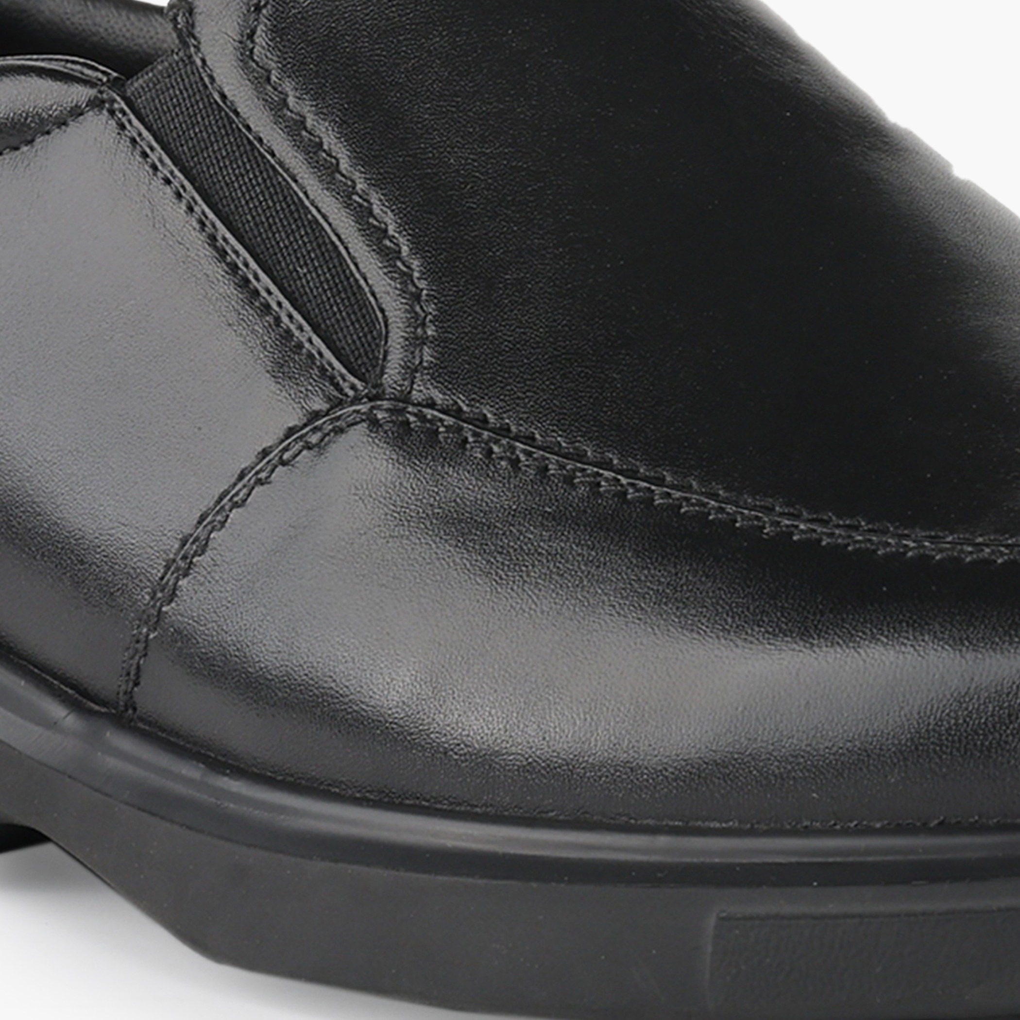 Le Confort Men Leather Slip-On Loafers-men-shoes-formalshoes-image-4