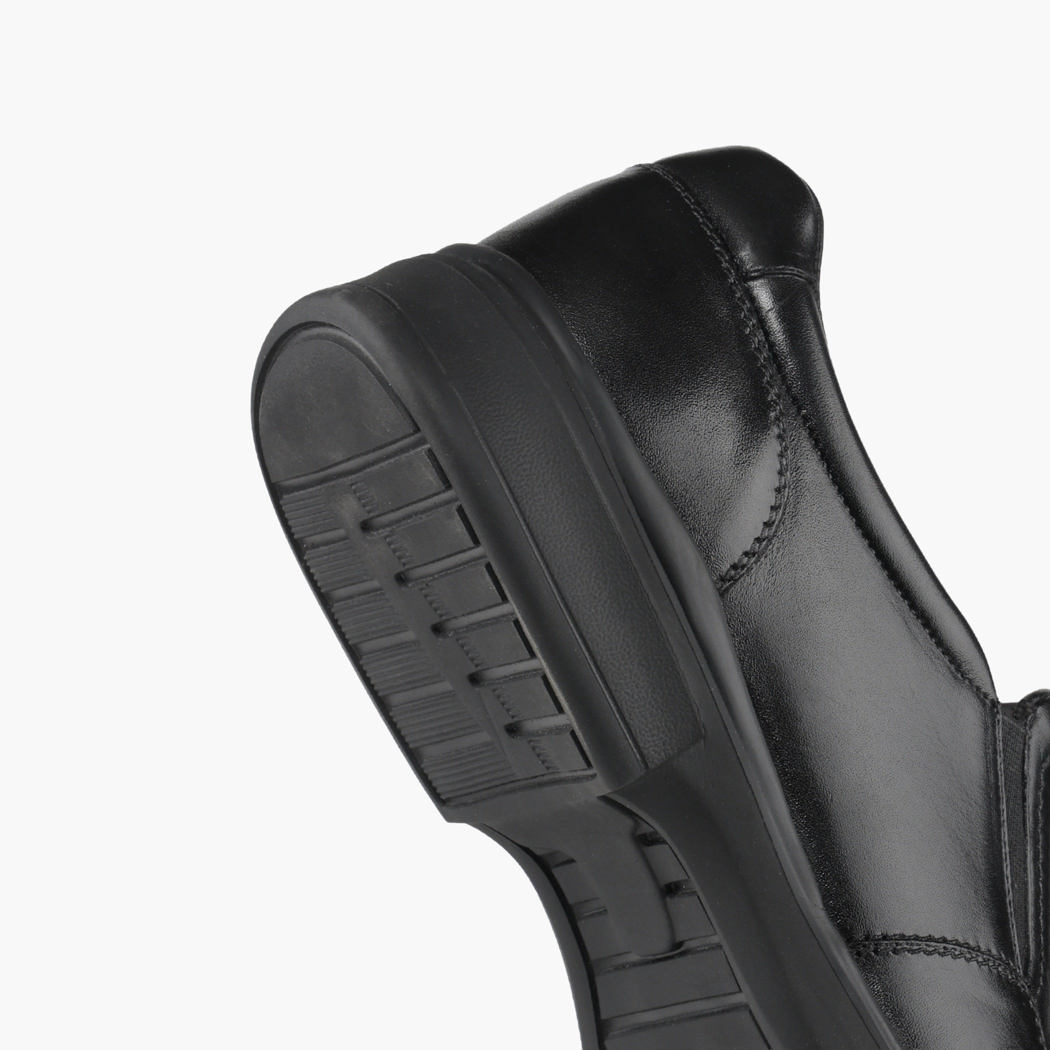 Le Confort Men Leather Slip-On Loafers-men-shoes-formalshoes-image-5