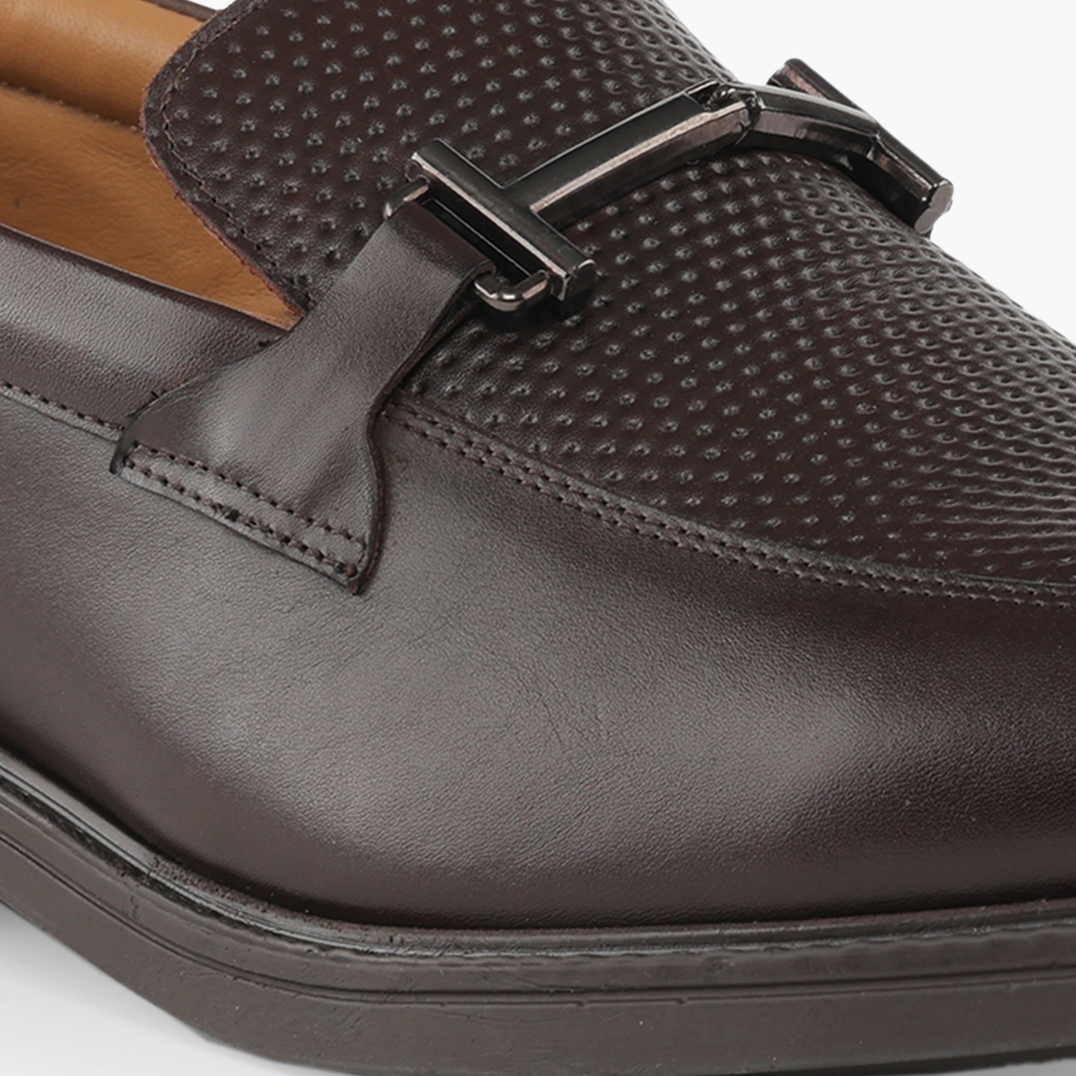 حذاء لوفر جلد بتفاصيل معدن للرجال من دوتشيني-men-shoes-formalshoes-image-4