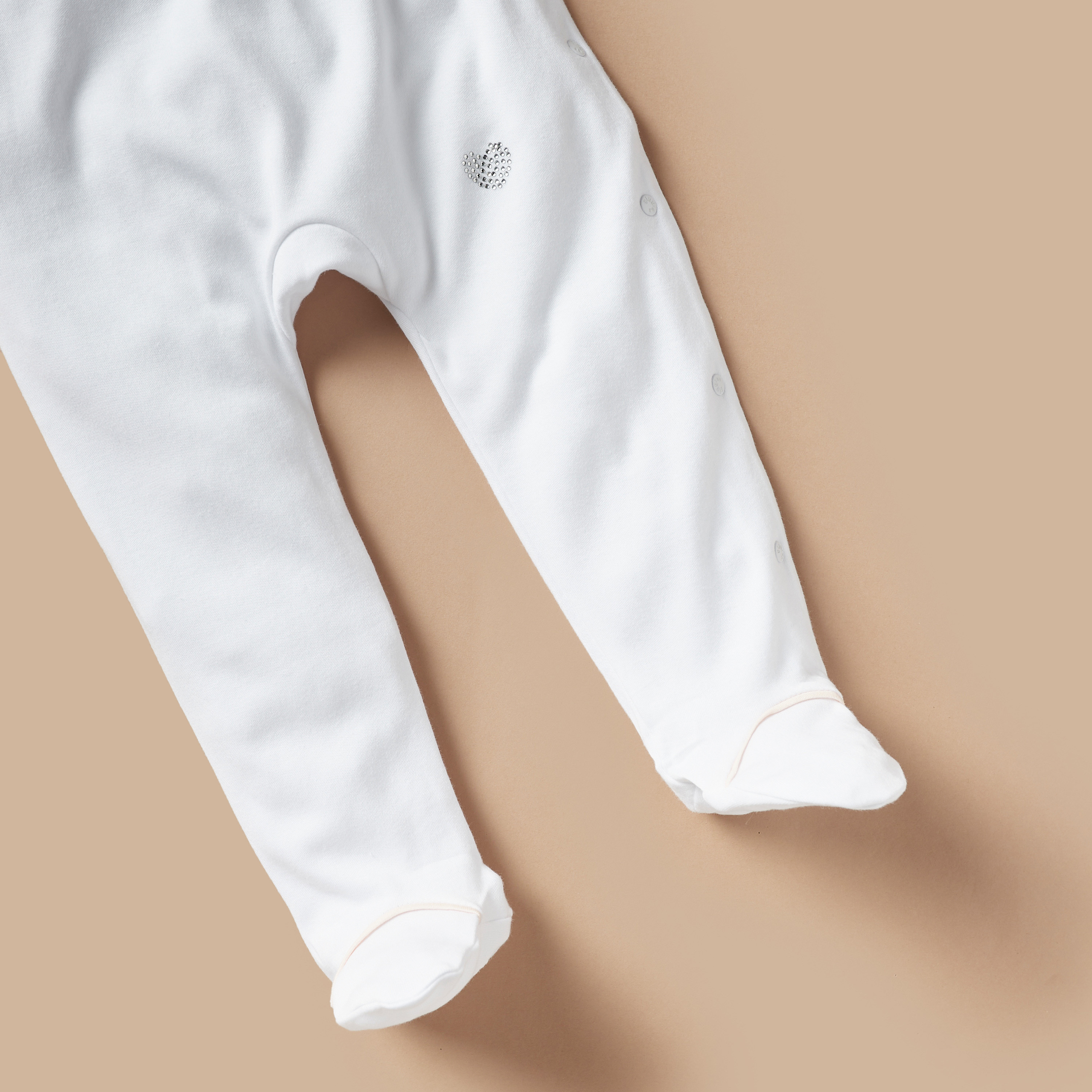 بدلة نوم مغلقة القدمين بزخارف زهور وكشكش من جيجلز-baby-girls-clothing-nightwear-sleepsuits-image-3