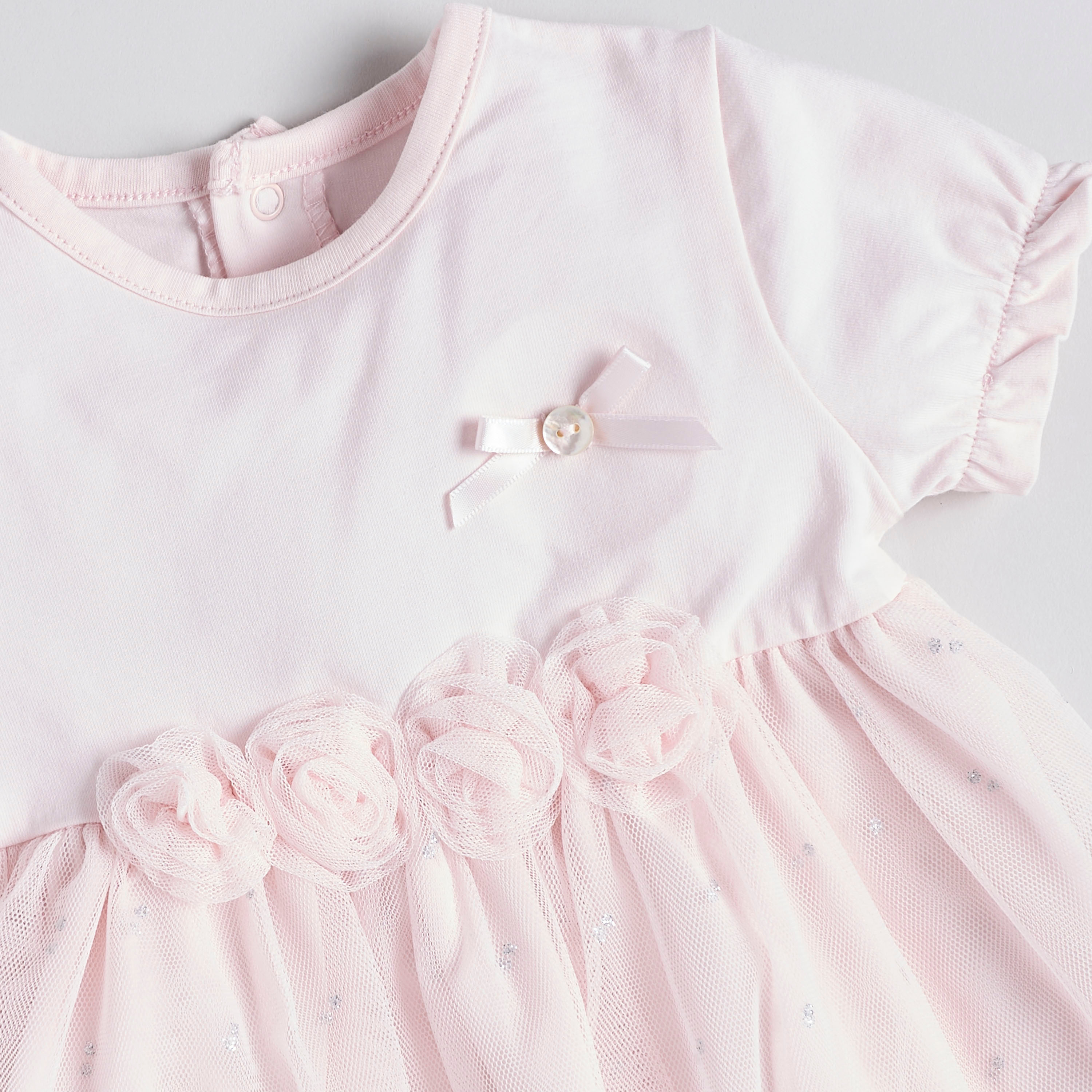 فستان سادة بفيونكة وتفاصيل شبكة وفيونكة-baby-girls-clothing-dressesandjumpsuits-image-2