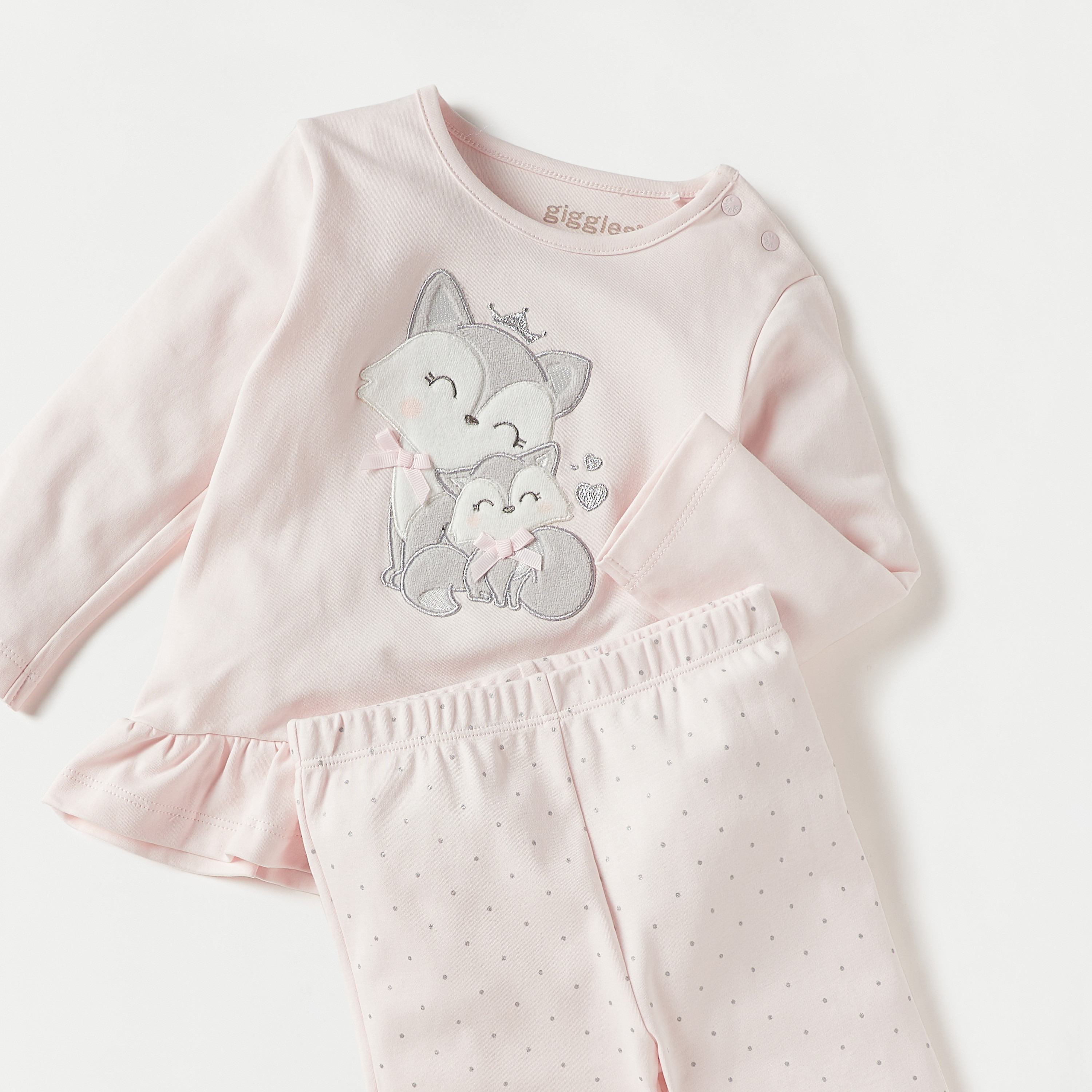 طقم بنطلون بيجاما وتيشيرت بزخارف كيتي من جيجلز-baby-girls-clothing-nightwear-pyjamasets-image-4