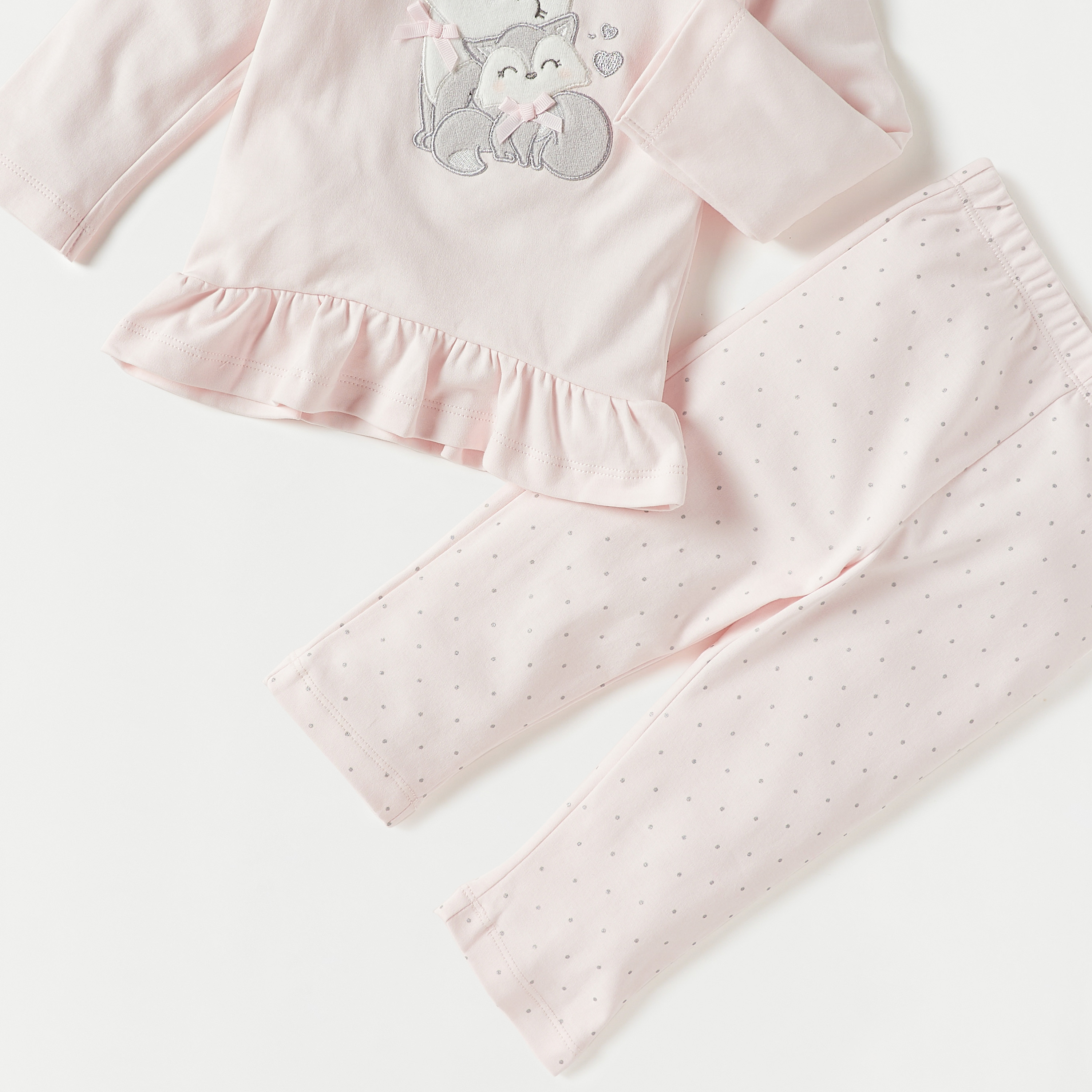 طقم بنطلون بيجاما وتيشيرت بزخارف كيتي من جيجلز-baby-girls-clothing-nightwear-pyjamasets-image-5