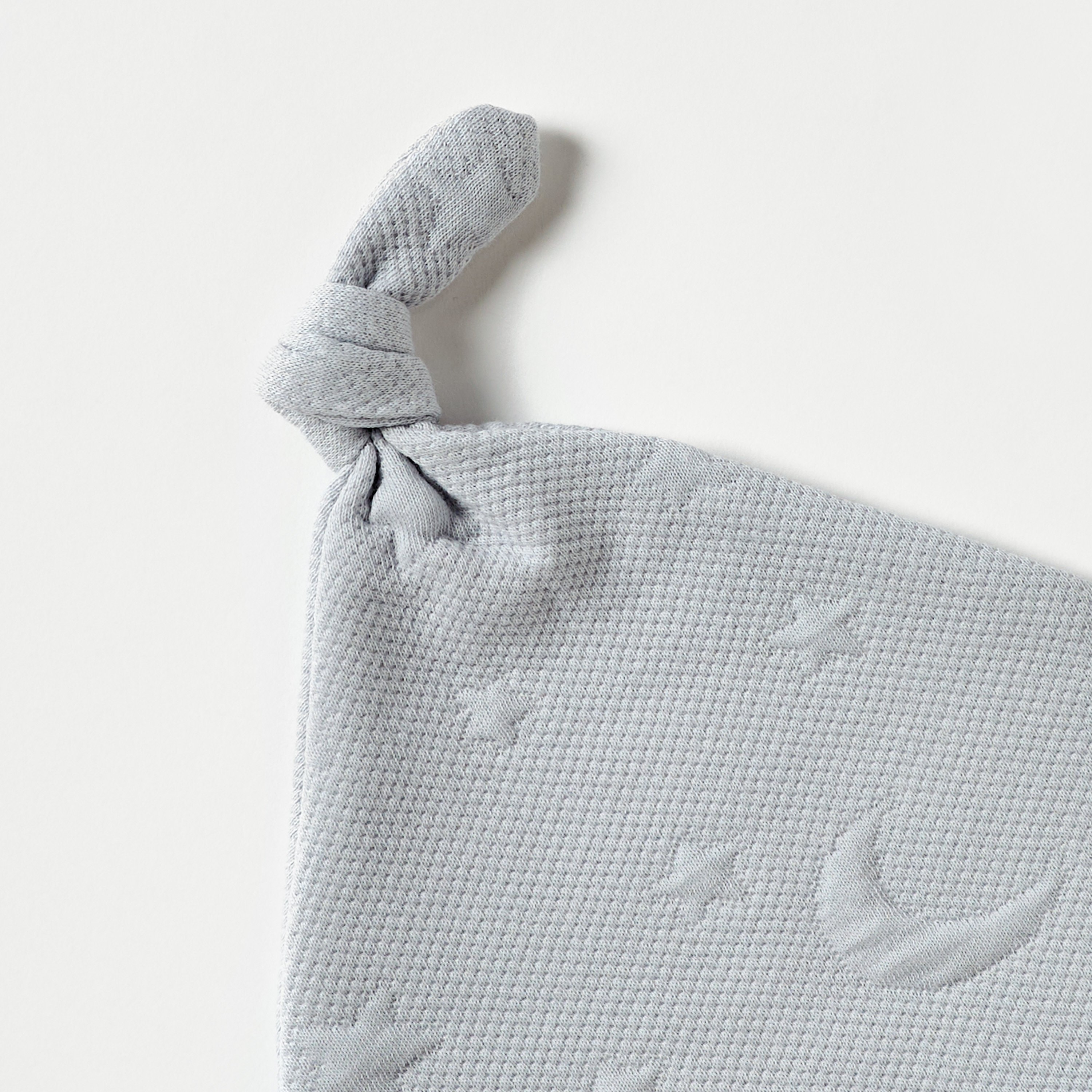 قبعة بيني بارزة الملمس بتصميم نجمة وقمر وعقدة من جيجلز-baby-boys-accessories-caps-image-2
