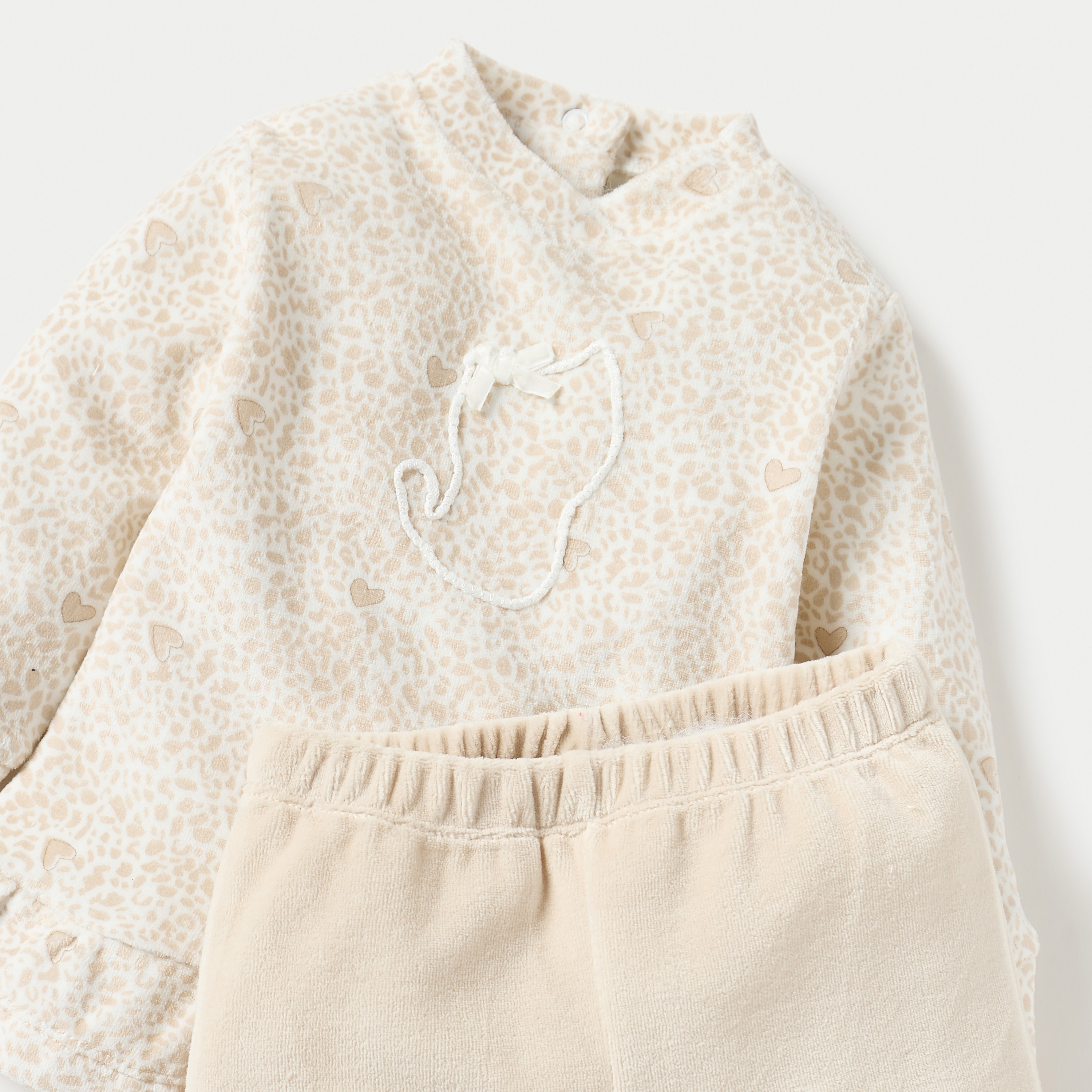 Juniors All-over Print Velour Top and Pyjama Set-baby-girls-clothing-nightwear-pyjamasets-image-5