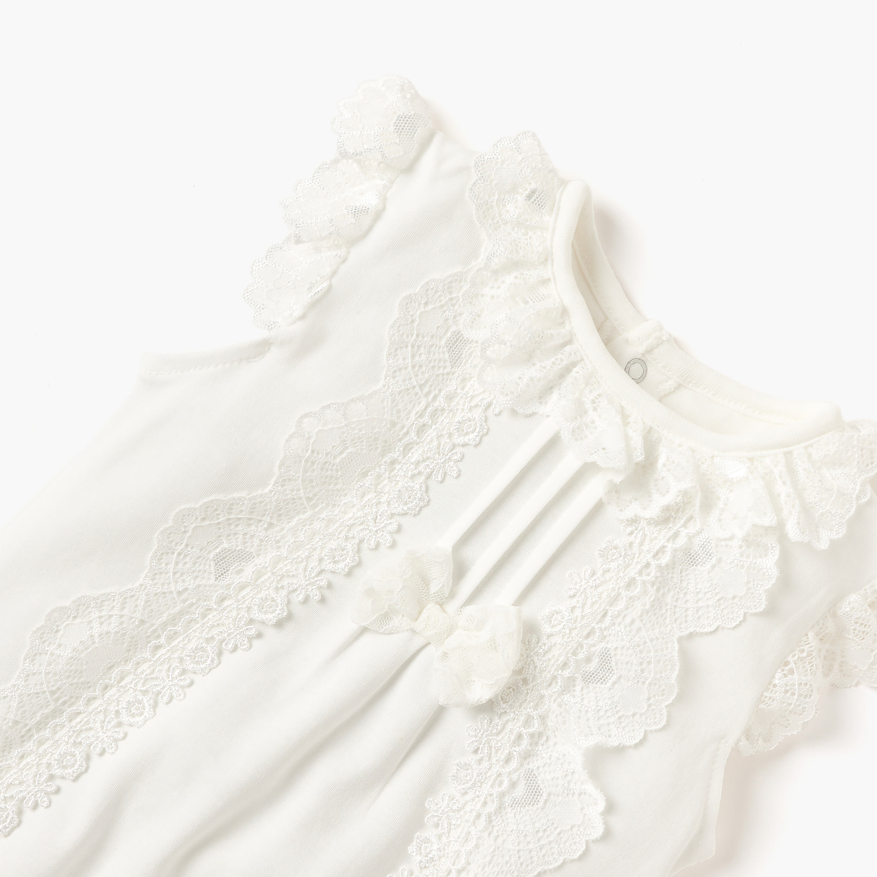 أفرول بأكمام قصيرة وفيونكة وتفاصيل دانتيل من ججيلز-baby-girls-clothing-rompers-image-2