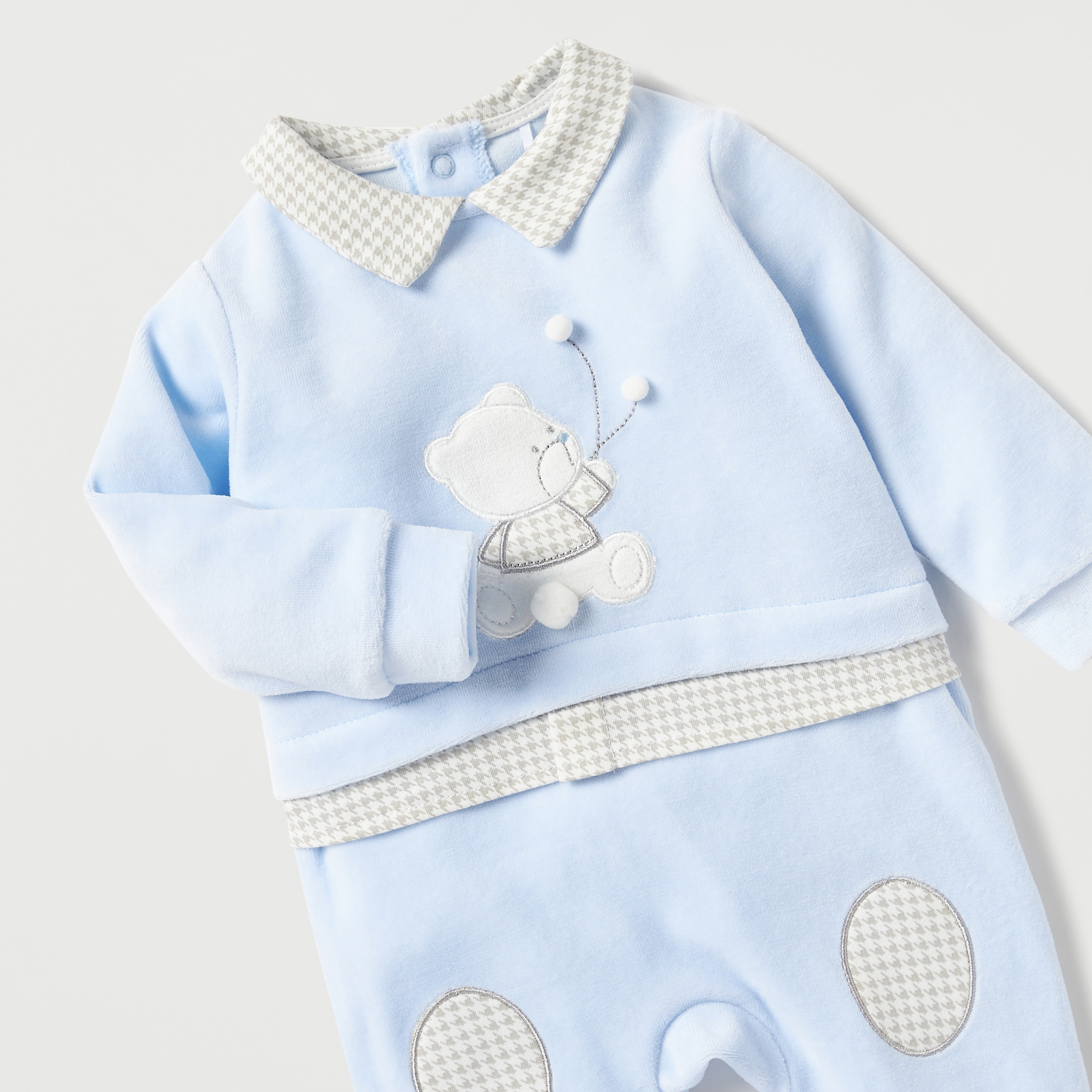 Giggles Teddy Bear Applique Sleepsuit with Long Sleeves and Button Closure-baby-boys-clothing-nightwear-sleepsuits-image-2