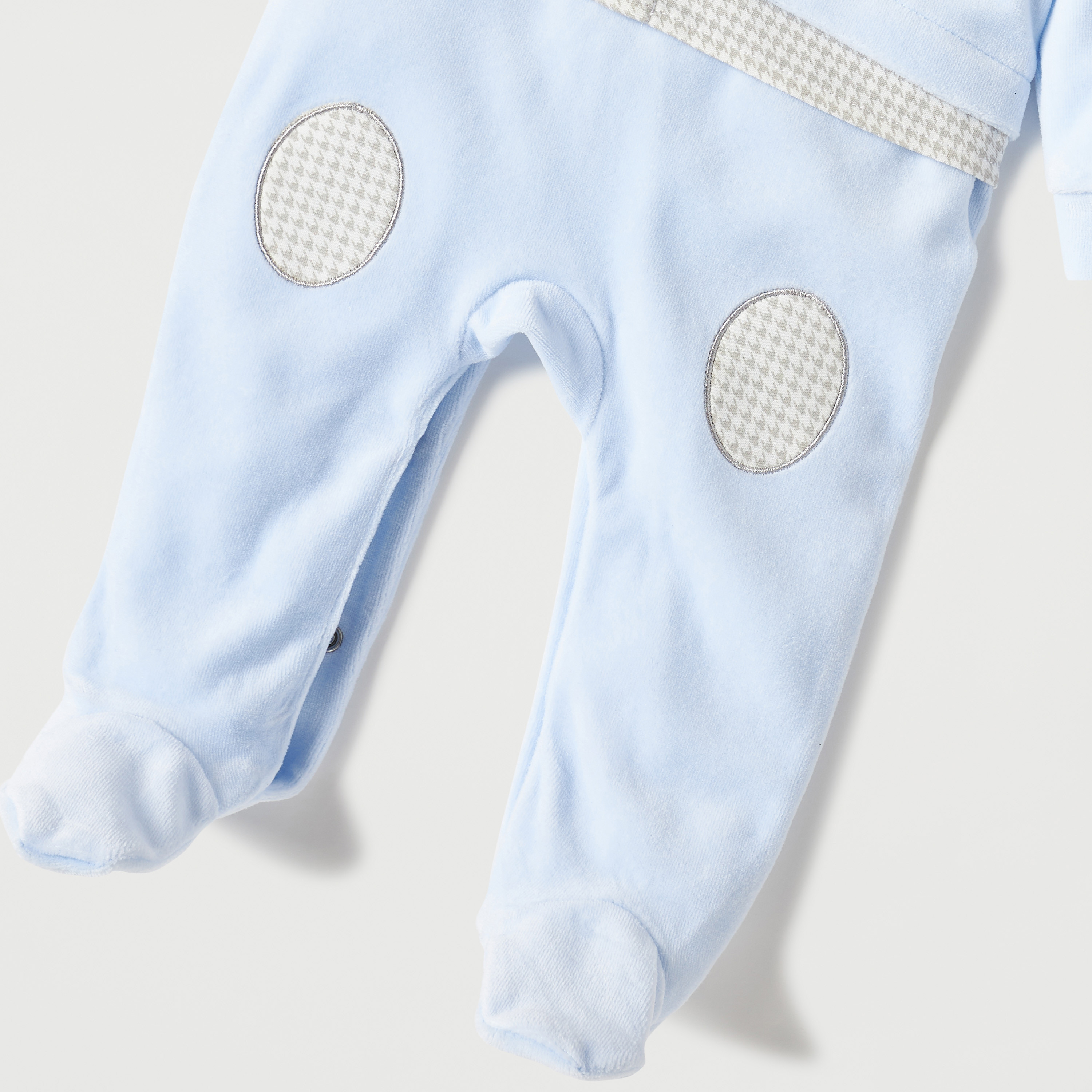 Giggles Teddy Bear Applique Sleepsuit with Long Sleeves and Button Closure-baby-boys-clothing-nightwear-sleepsuits-image-4