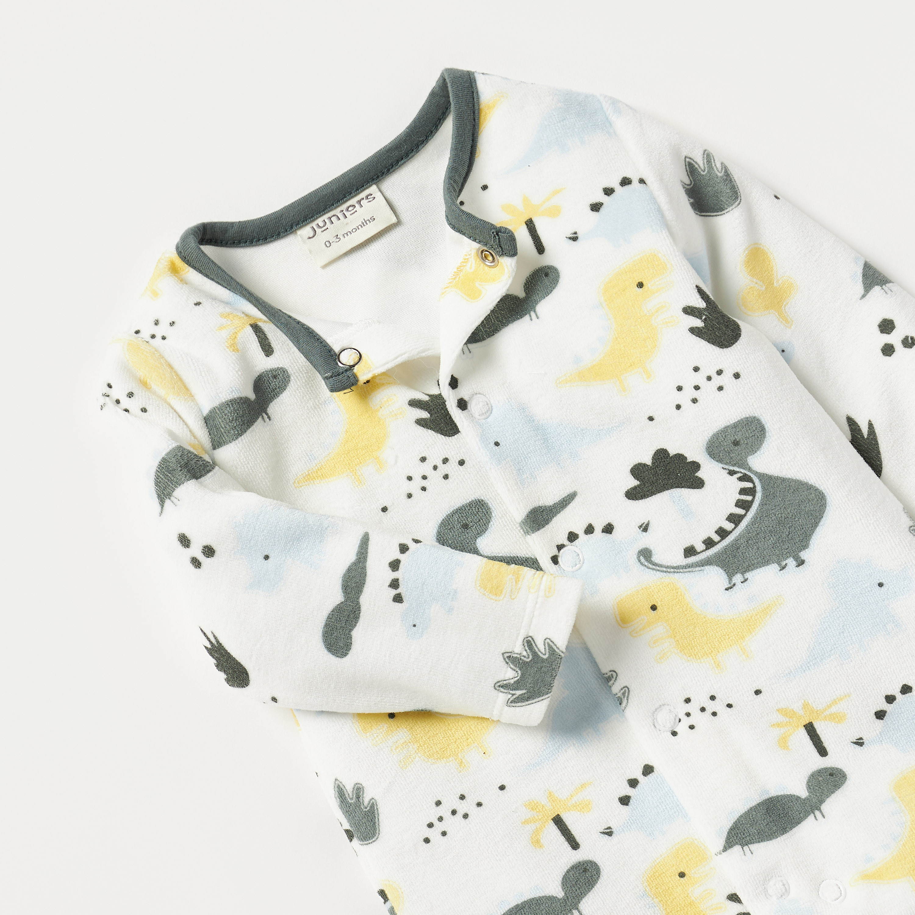 بدلة نوم بأكمام طويلة وطبعات ديناصور من جونيورز-baby-boys-clothing-nightwear-sleepsuits-image-2