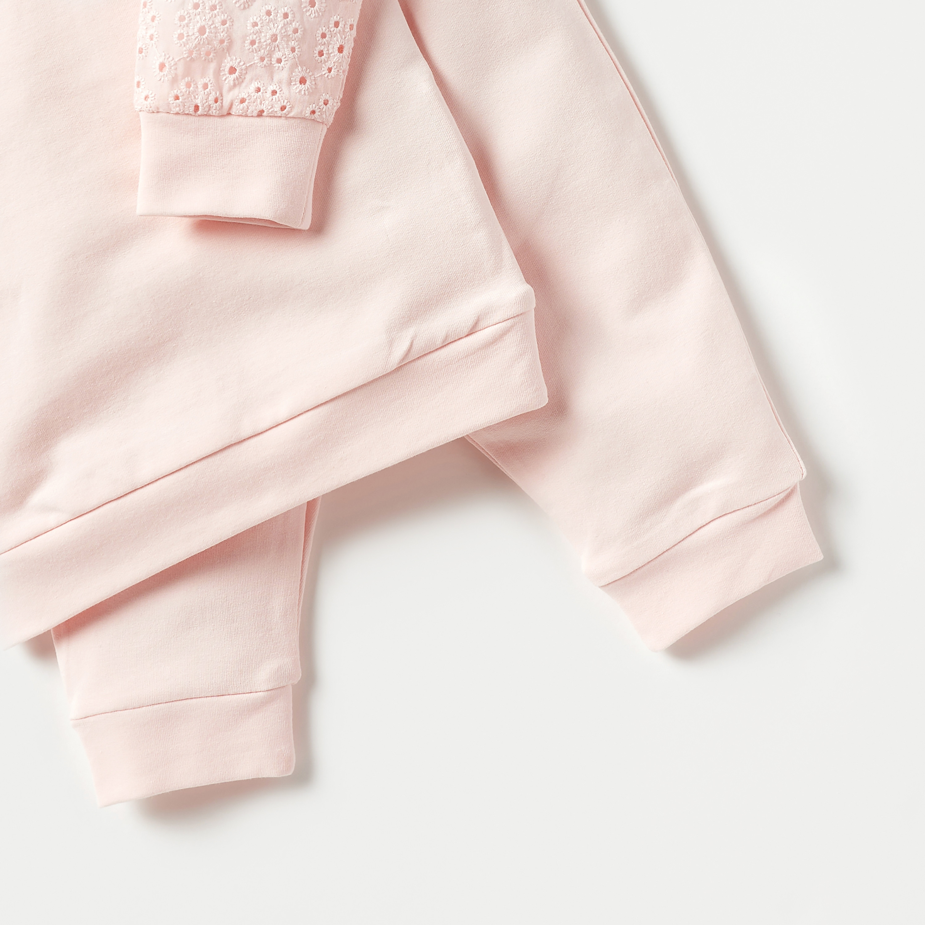 طقم بنطلون بيجاما وتيشيرت مطرز من جيجلز-baby-girls-clothing-nightwear-pyjamasets-image-5