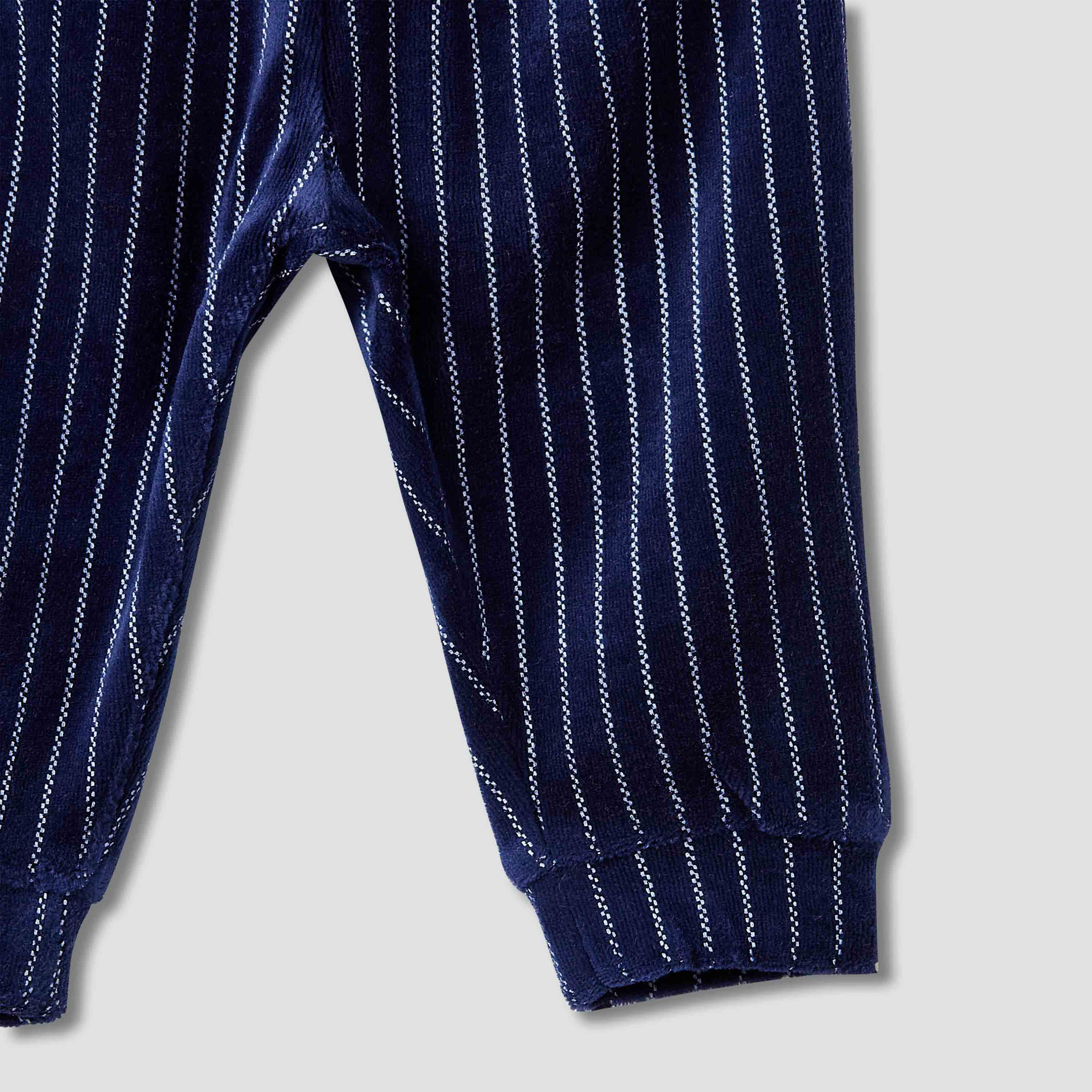 طقم بيجاما بياقة ضيقة وأكمام طويلة وزخارف دب من جونيورز-baby-boys-clothing-winterwear-setsandcoords-image-2