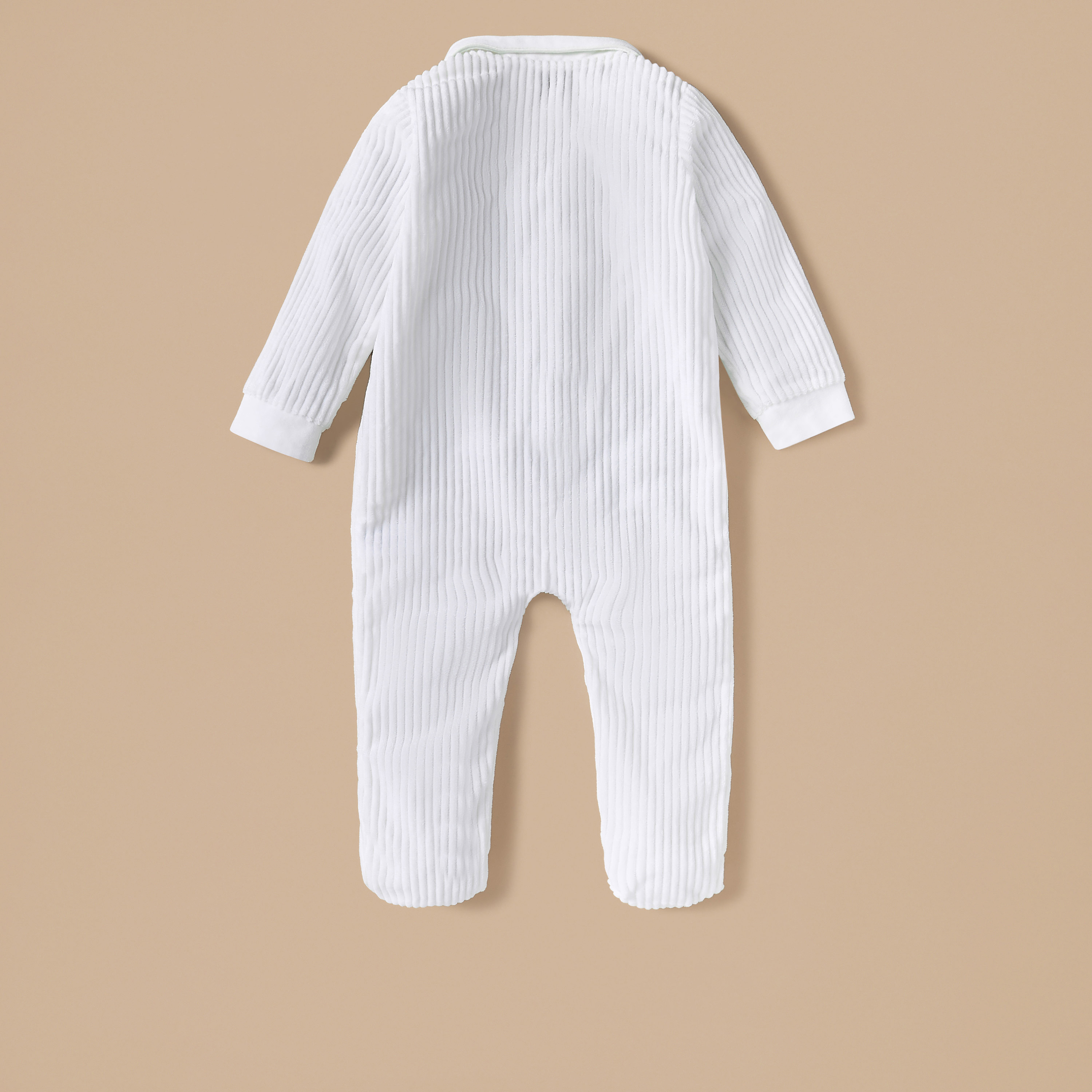 بدلة نوم مغلقة القدمين بتطريز أرنب وأزرار إغلاق من جيجلز-baby-girls-clothing-nightwear-sleepsuits-image-2