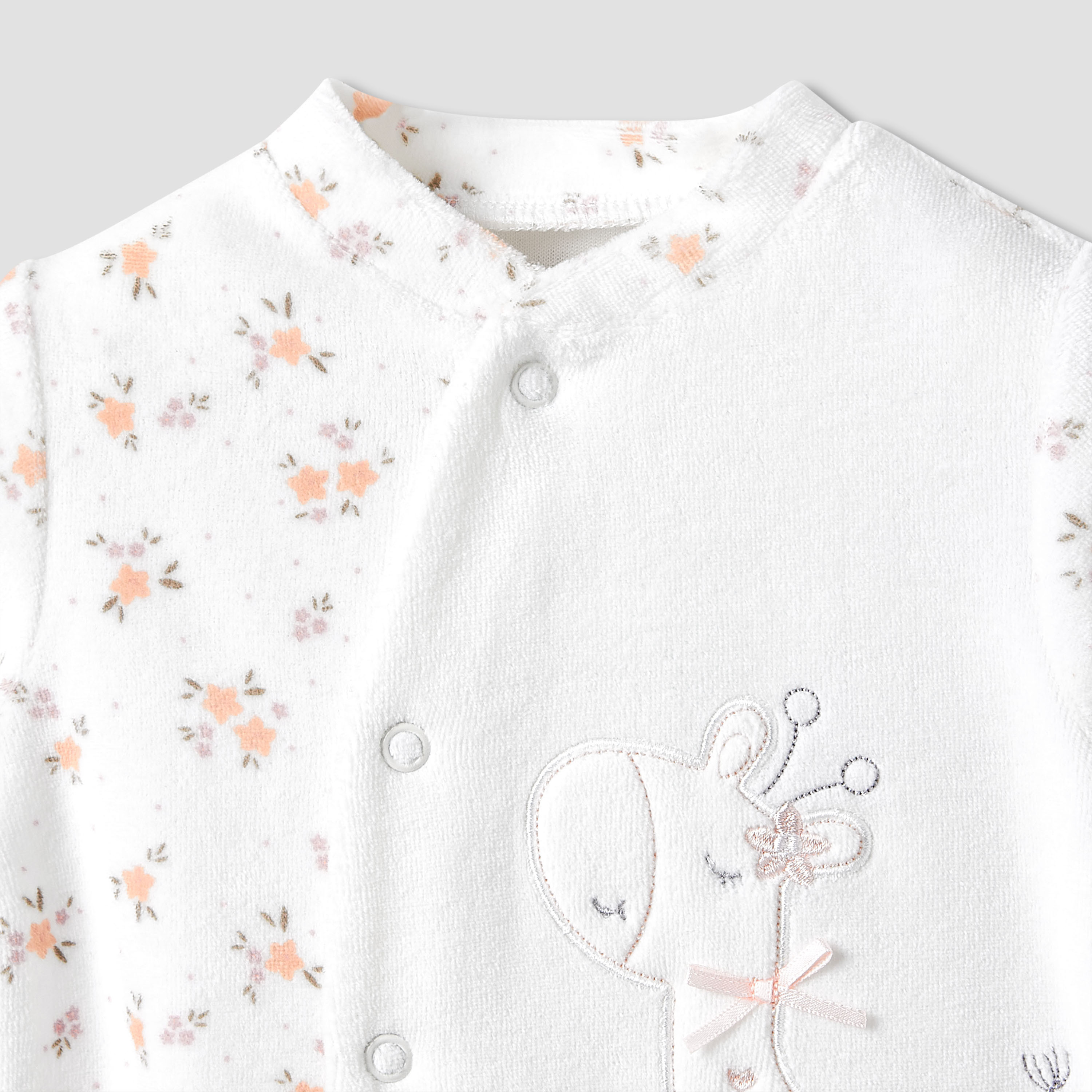 بدلة نوم بياقة ضيقة وتزيينات زرافة وأكمام طويلة من جونيورز-baby-girls-clothing-nightwear-sleepsuits-image-3