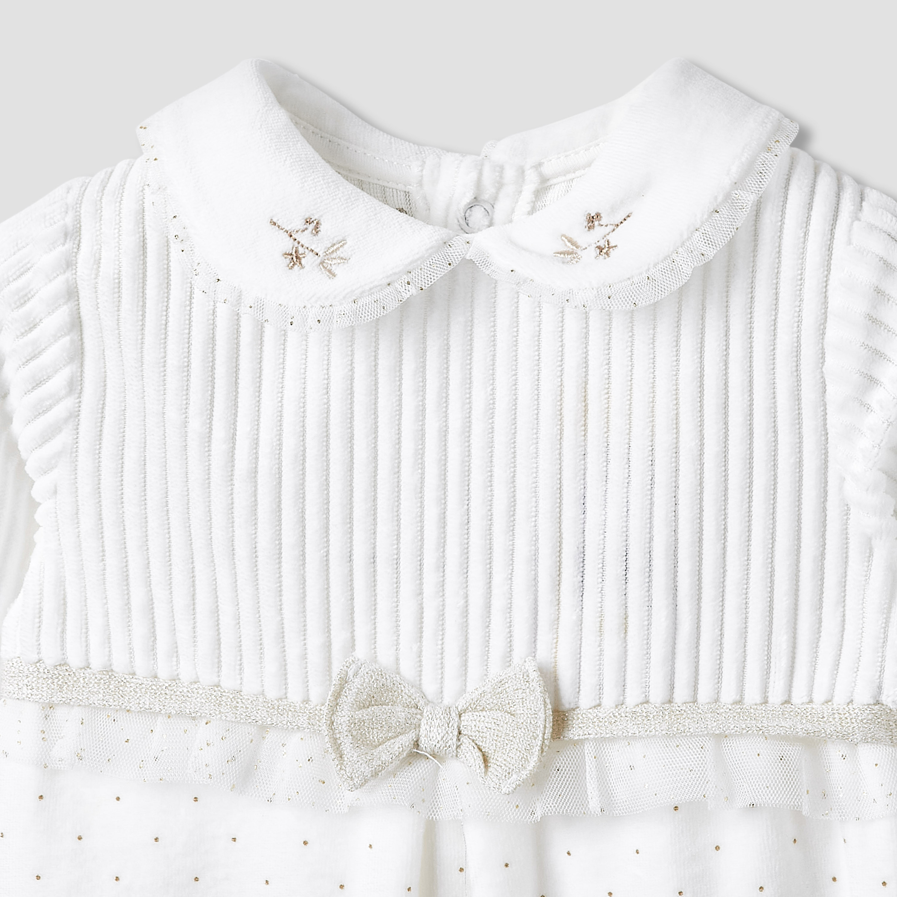 بدلة نوم مغلقة القدمين بياقة وأكمام طويلة وتطريز زهري من جيجلز-baby-girls-clothing-nightwear-sleepsuits-image-3