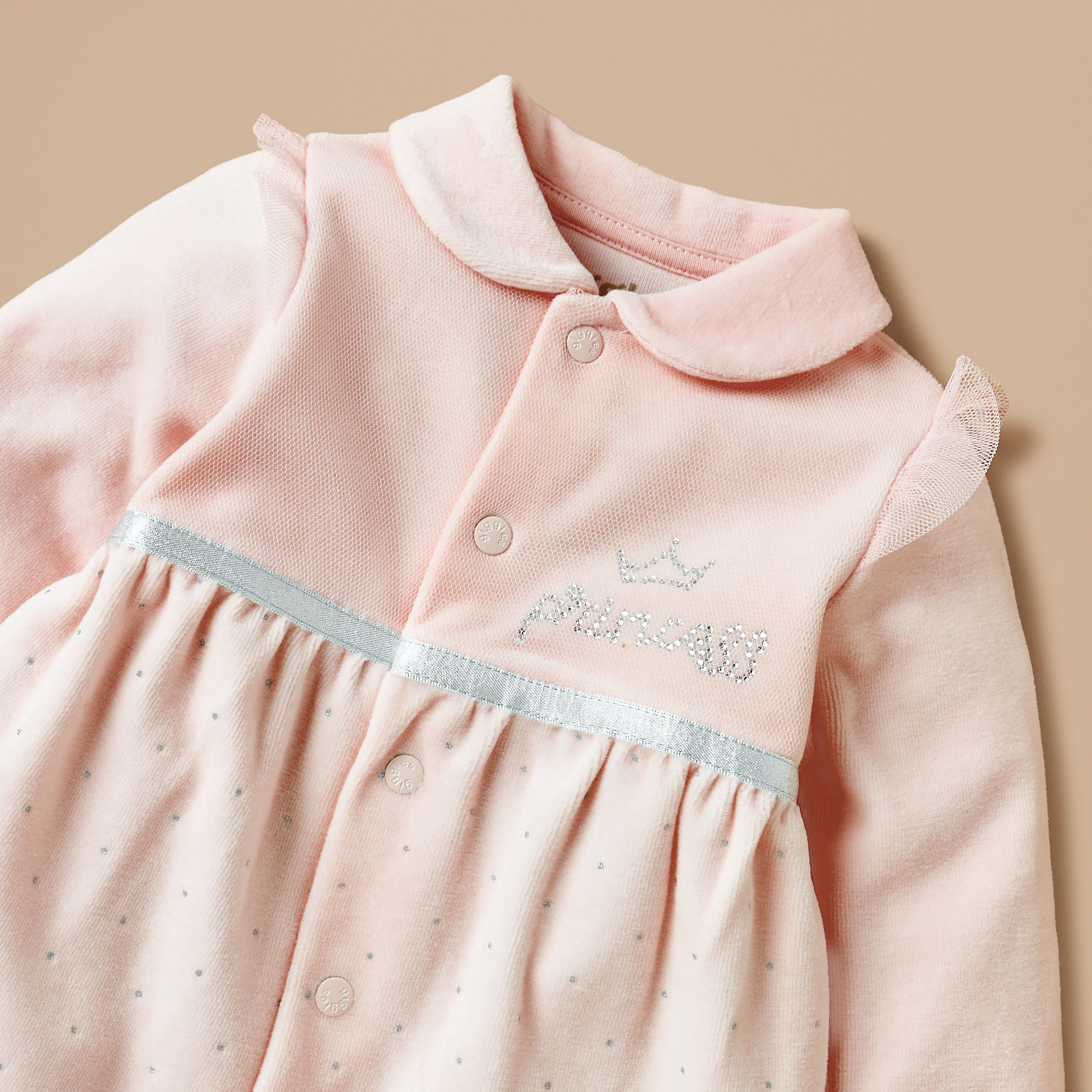 بدلة نوم قطيفة مزينة مغلقة القدمين بأزرار إغلاق من جيجلز-baby-girls-clothing-nightwear-sleepsuits-image-3