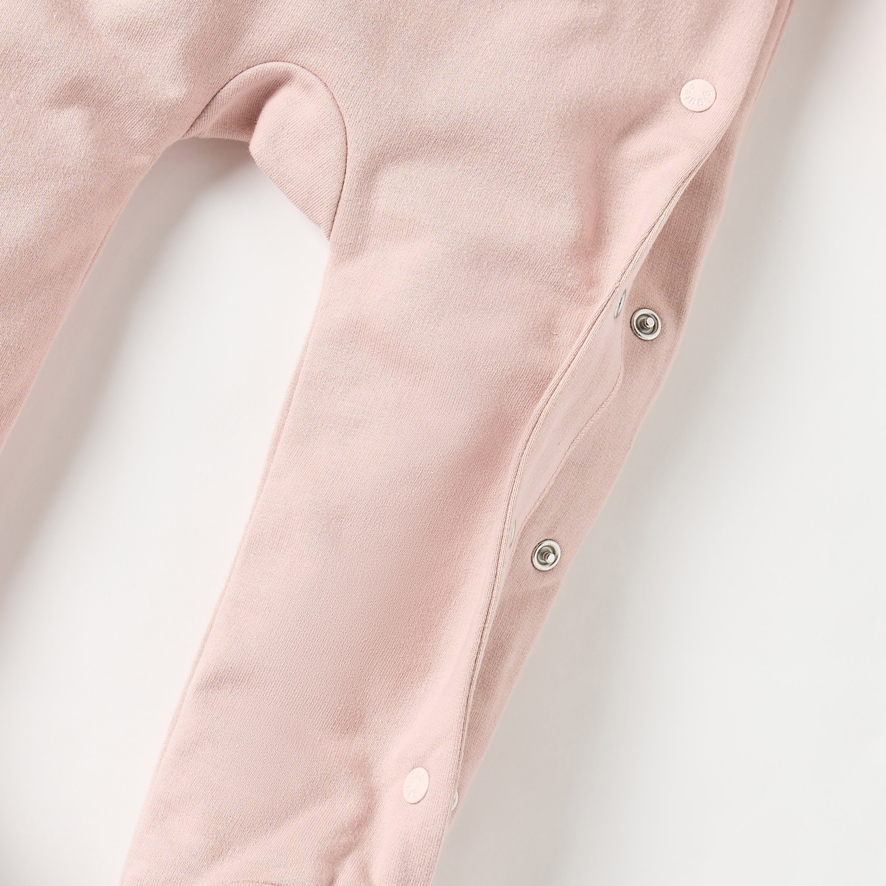 بدلة نوم سادة مغلقة القدمين بأكمام طويلة مع مريلة قابلة للفصل من جيجلز-baby-girls-clothing-nightwear-sleepsuits-image-5