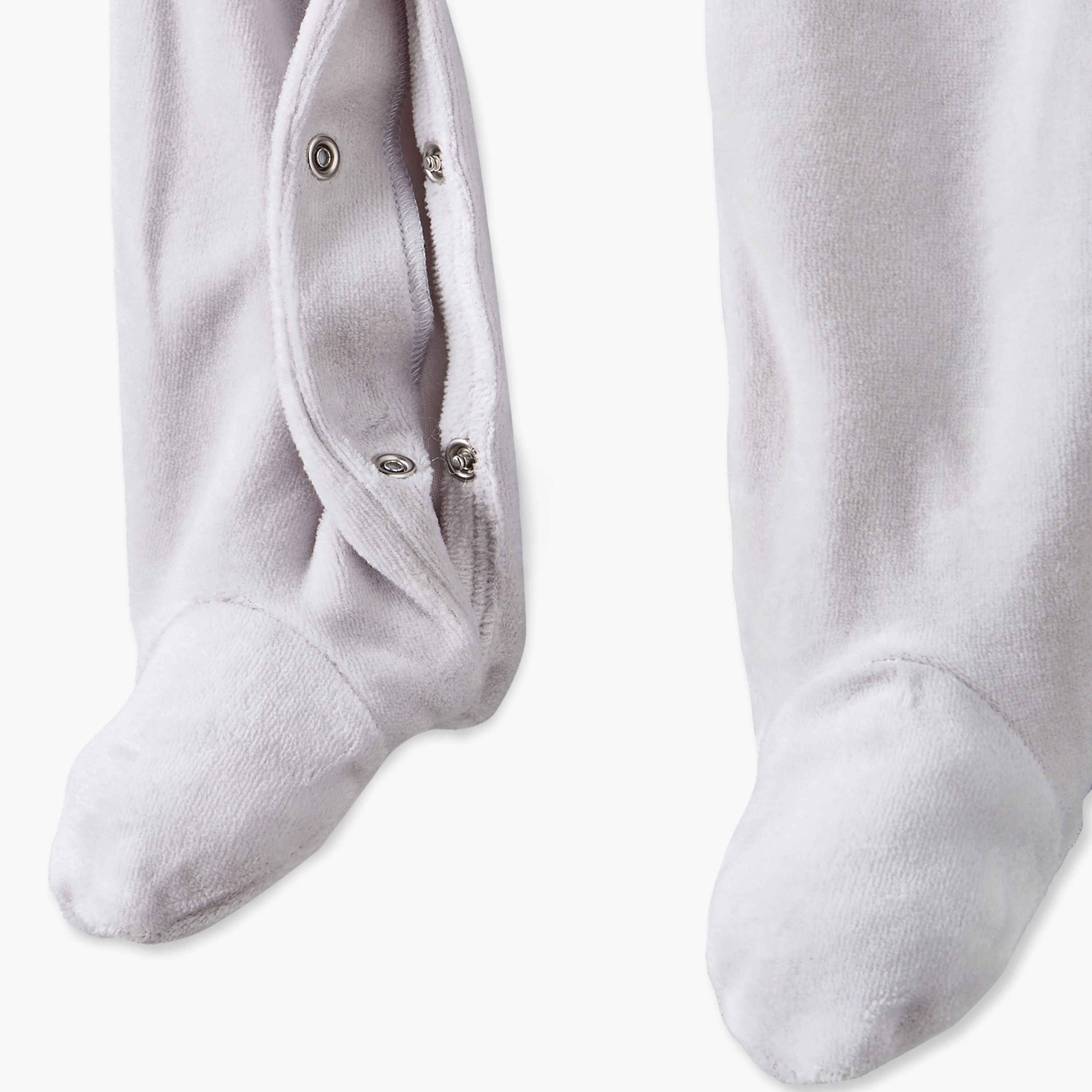 بدلة نوم مخملية مطرزة بياقة وأكمام طويلة من جونيورز-baby-boys-clothing-nightwear-sleepsuits-image-4