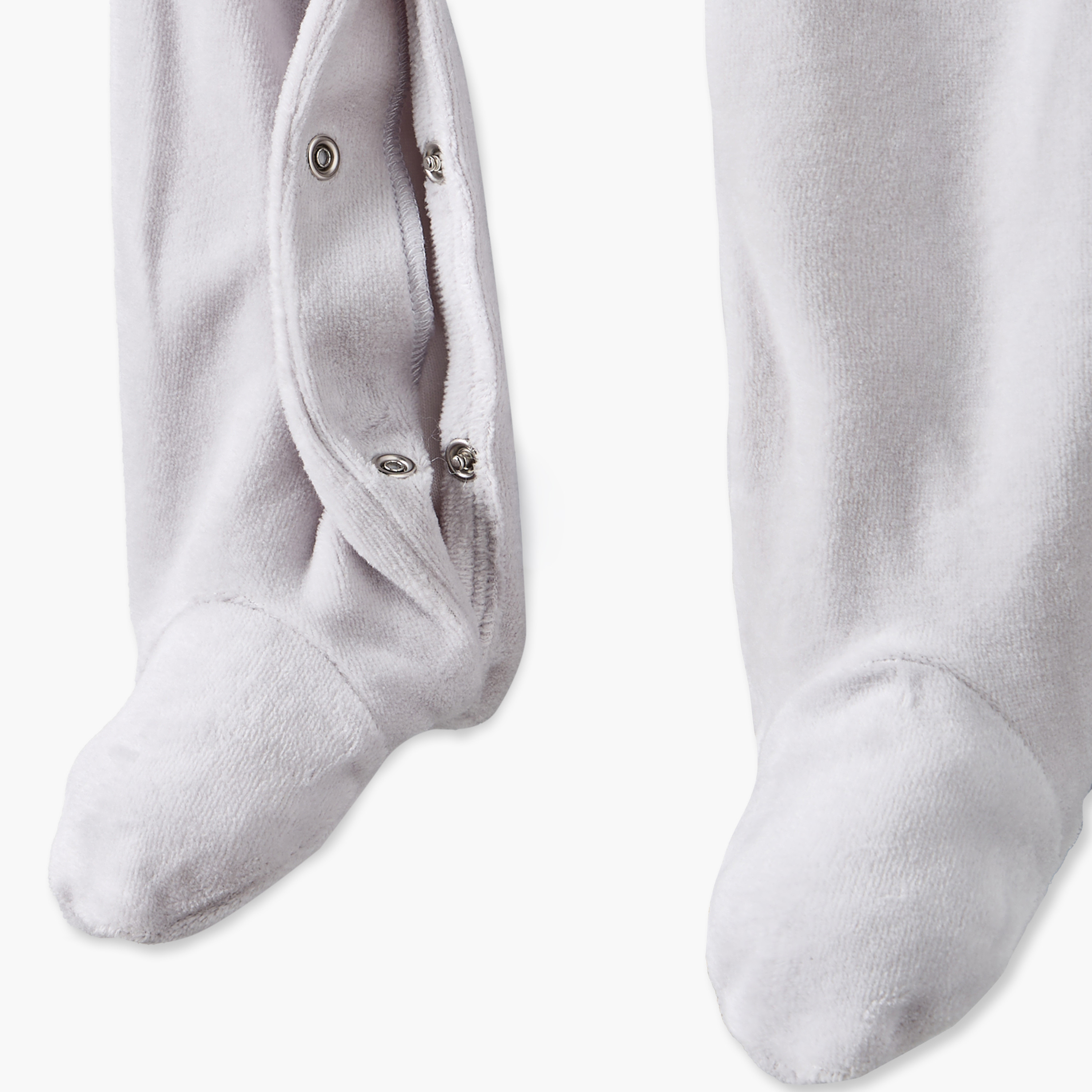 بدلة نوم مخملية مطرزة بياقة وأكمام طويلة من جونيورز-baby-boys-clothing-nightwear-sleepsuits-image-5