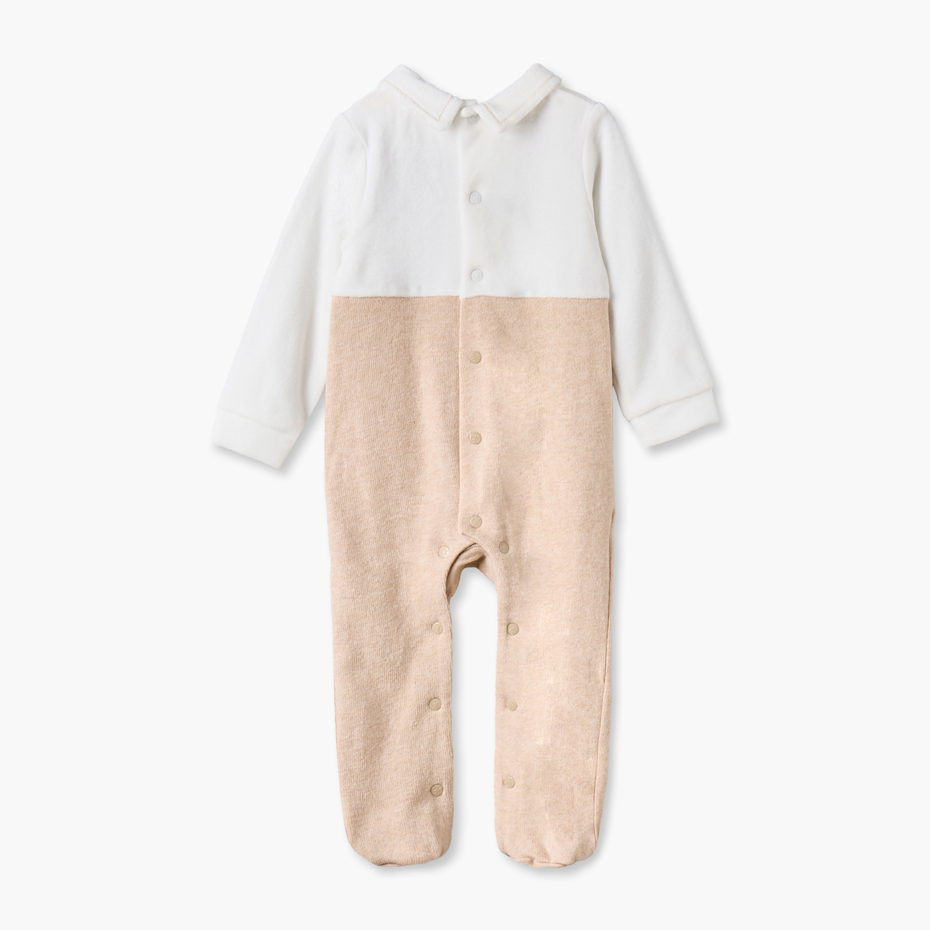 بدلة نوم قطيفة مطرزة بياقة وأكمام طويلة من جونيورز-baby-boys-clothing-nightwear-sleepsuits-image-2