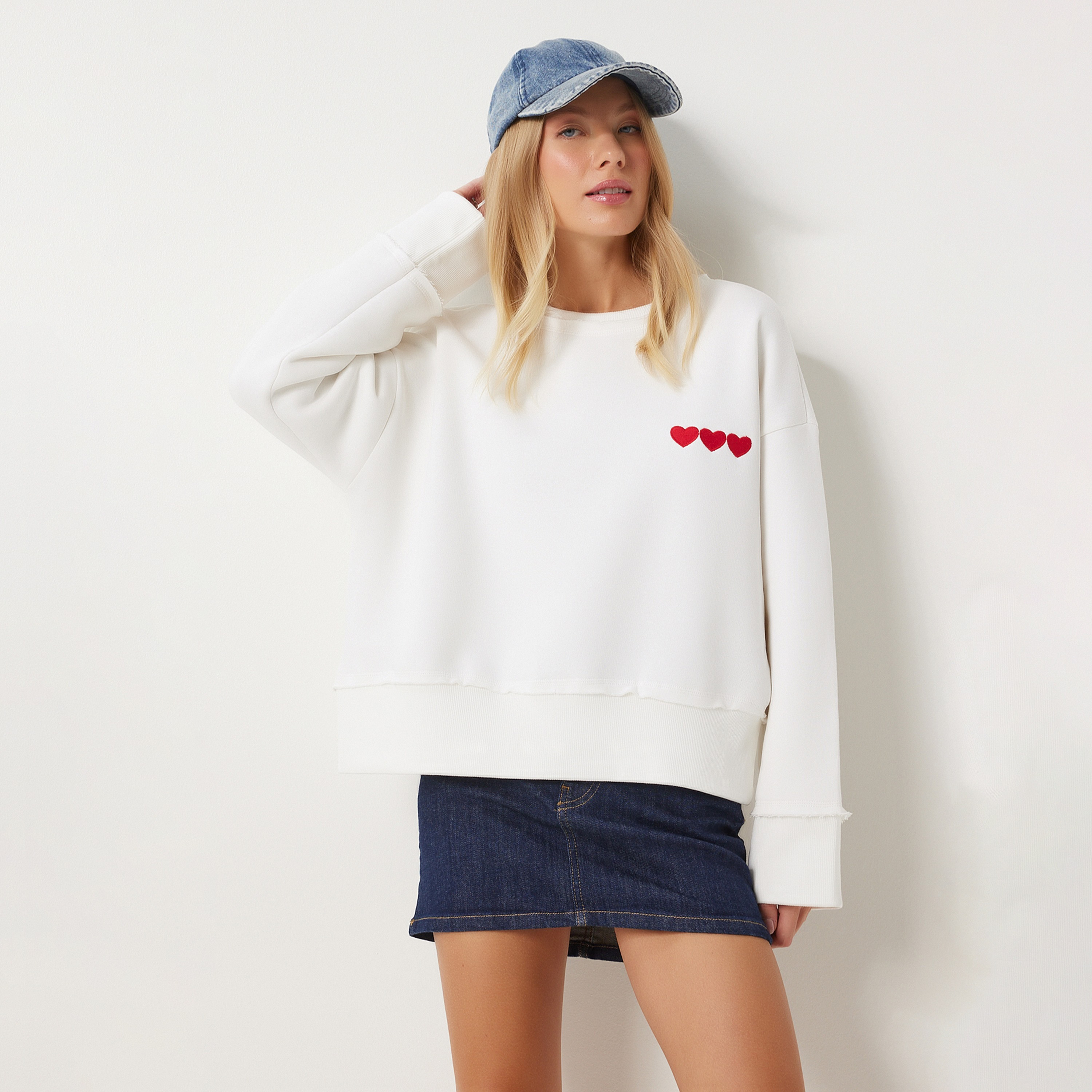 Happiness Istanbul Embroidered Heart Women's Sweatshirt-women-winterwear-hoodiesandsweatshirts-sweatshirts-image-1