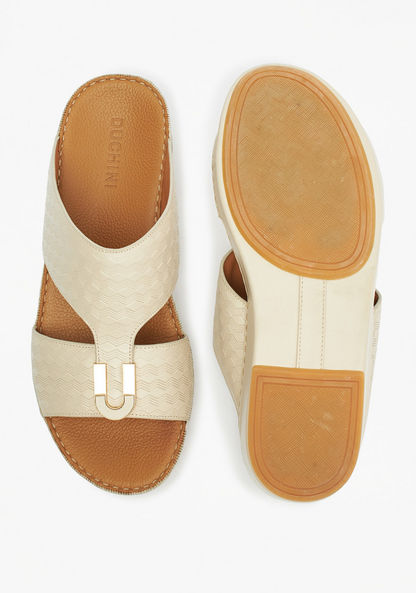 Duchini Men's Textured Slip-On Arabic Sandals with Metal Accent-Men%27s Sandals-image-4