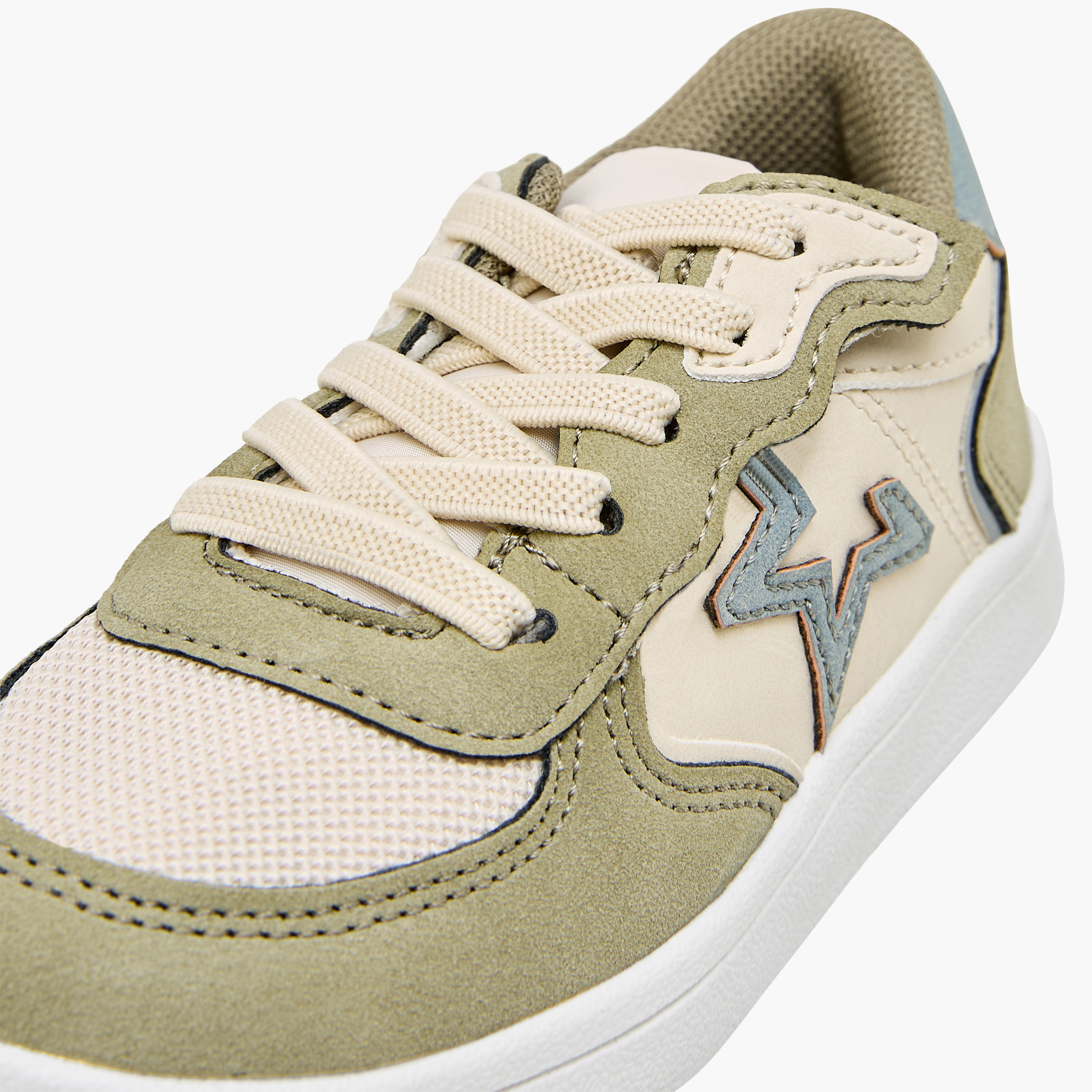 حذاء سنيكرز برباط إغلاق للأولاد من جونيورز-boys-shoes-sneakers-image-4