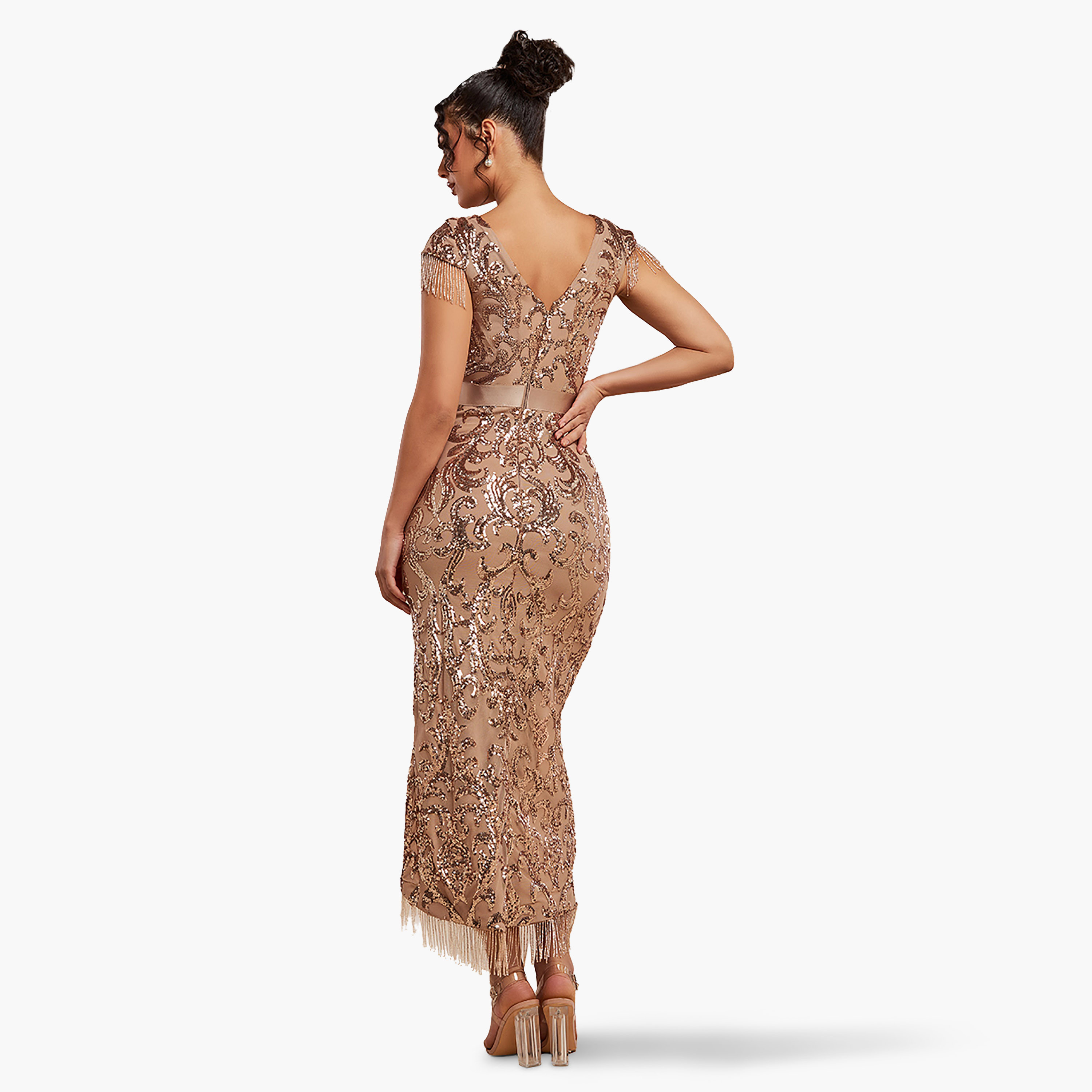 فستان ماكسي بياقة مستديرة وفتحة مع سيكونس من جوديفا-women-clothing-dresses-image-2