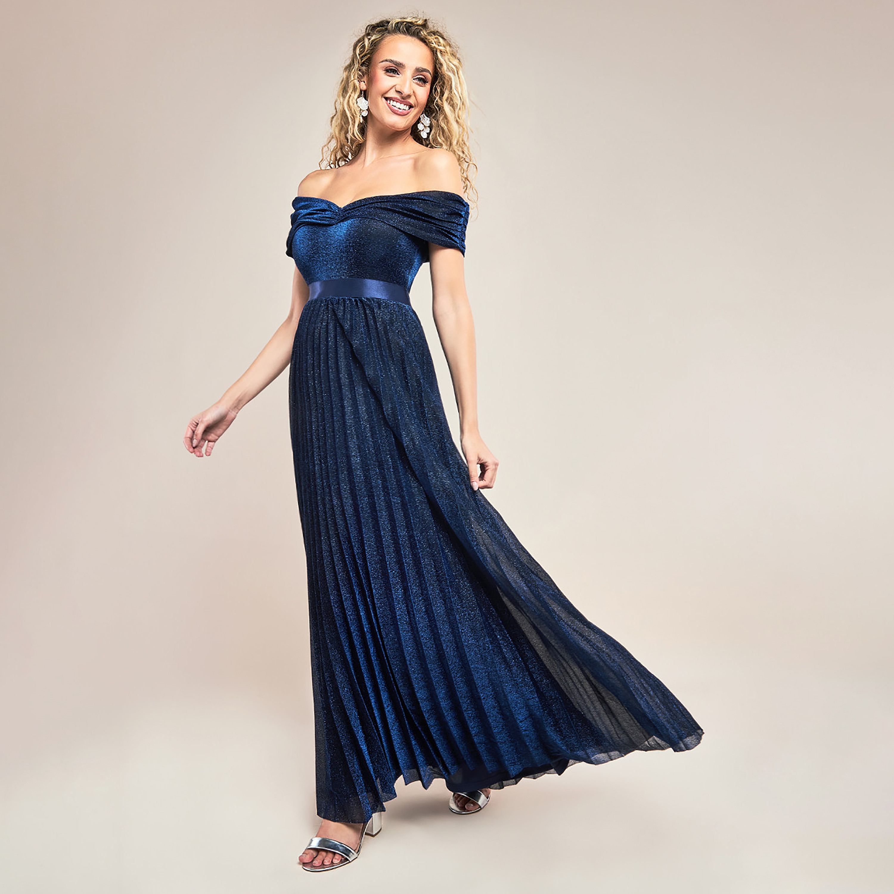 فستان ماكسي ذو متلألئة بطيات مع رقبة باردوت من جوديفا-women-clothing-dresses-image-5