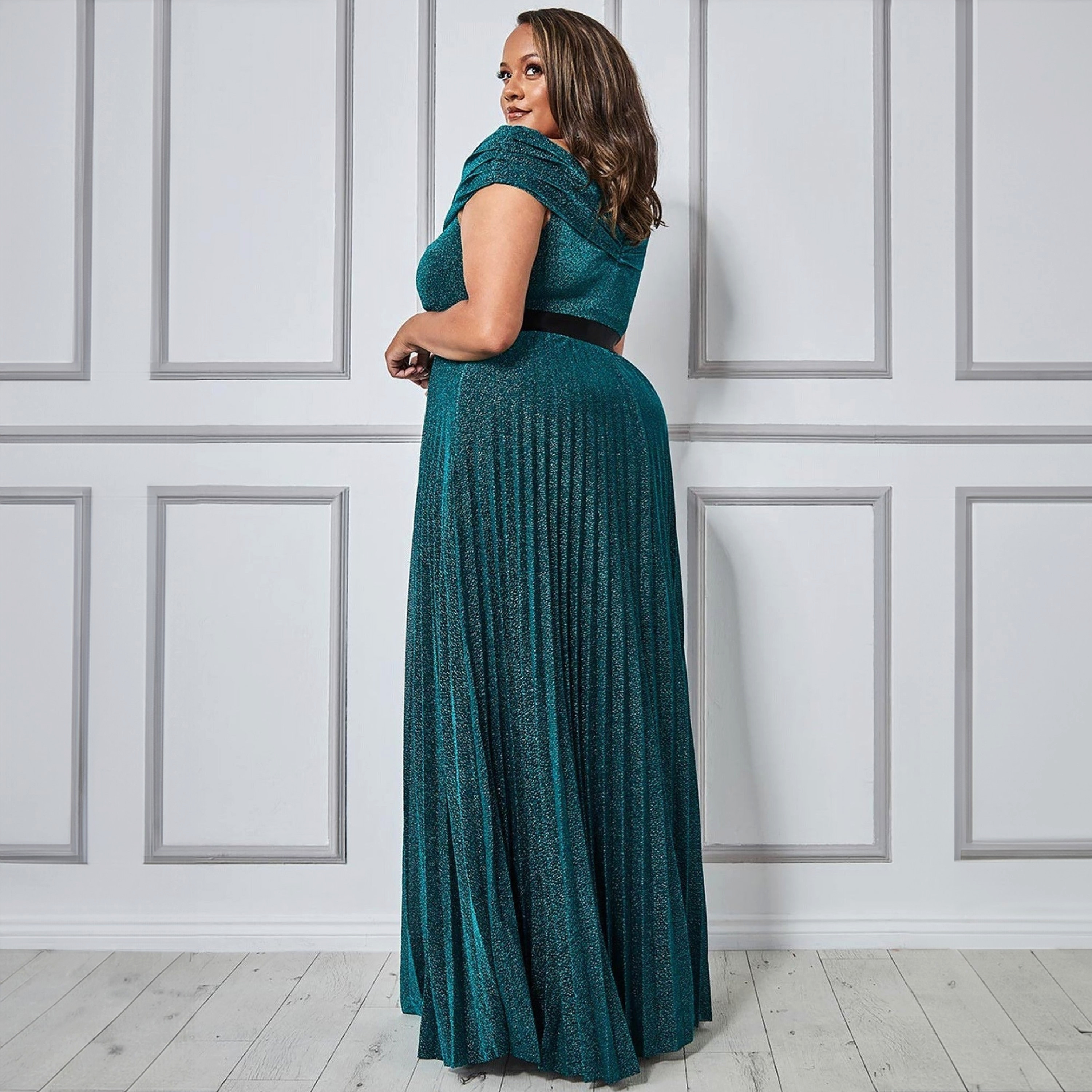 فستان ماكسي ذو متلألئة بطيات مع رقبة باردوت بمقاس كبير من جوديفا-women-clothing-dresses-image-7
