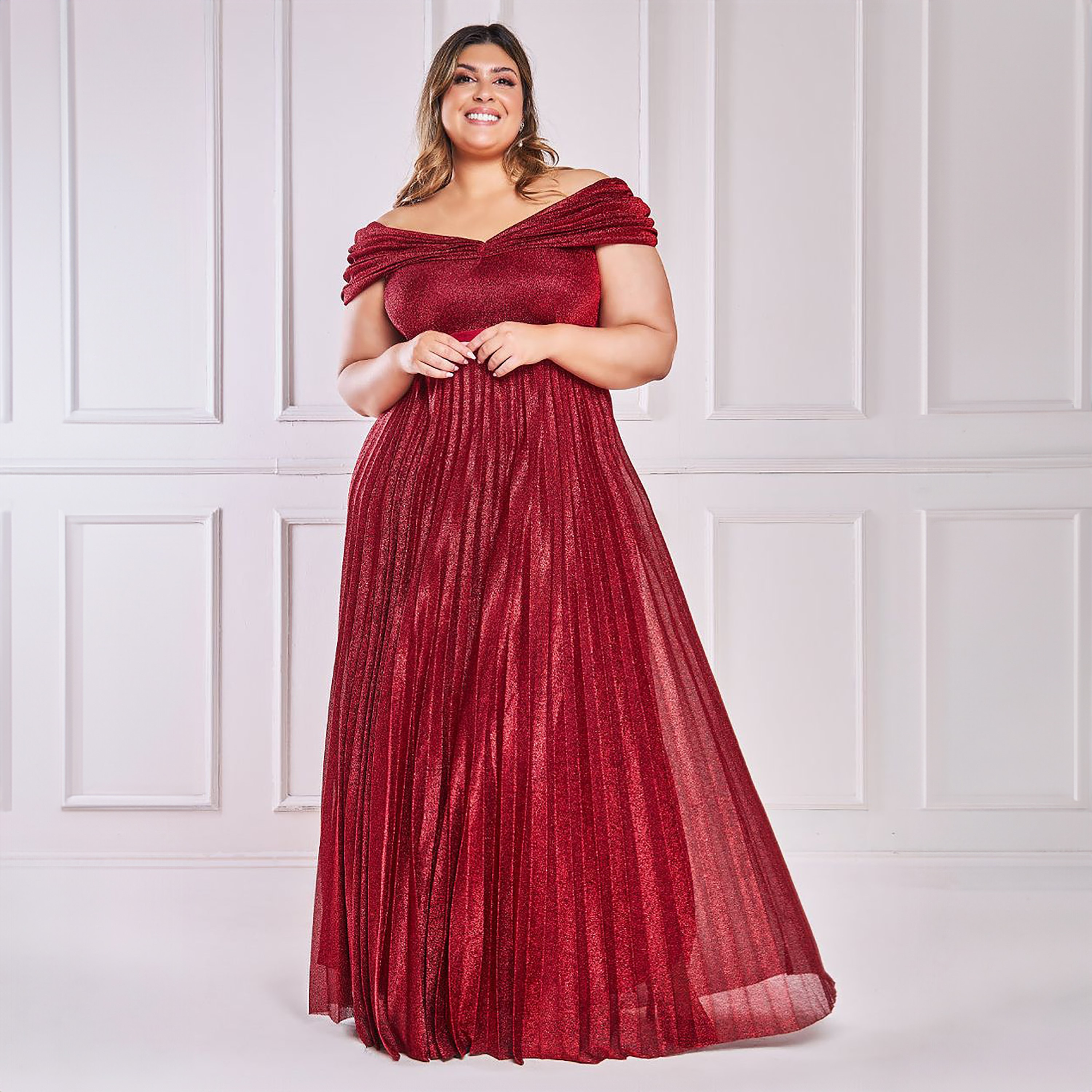 فستان ماكسي ذو متلألئة بطيات مع رقبة باردوت بمقاس كبير من جوديفا-women-clothing-dresses-image-1