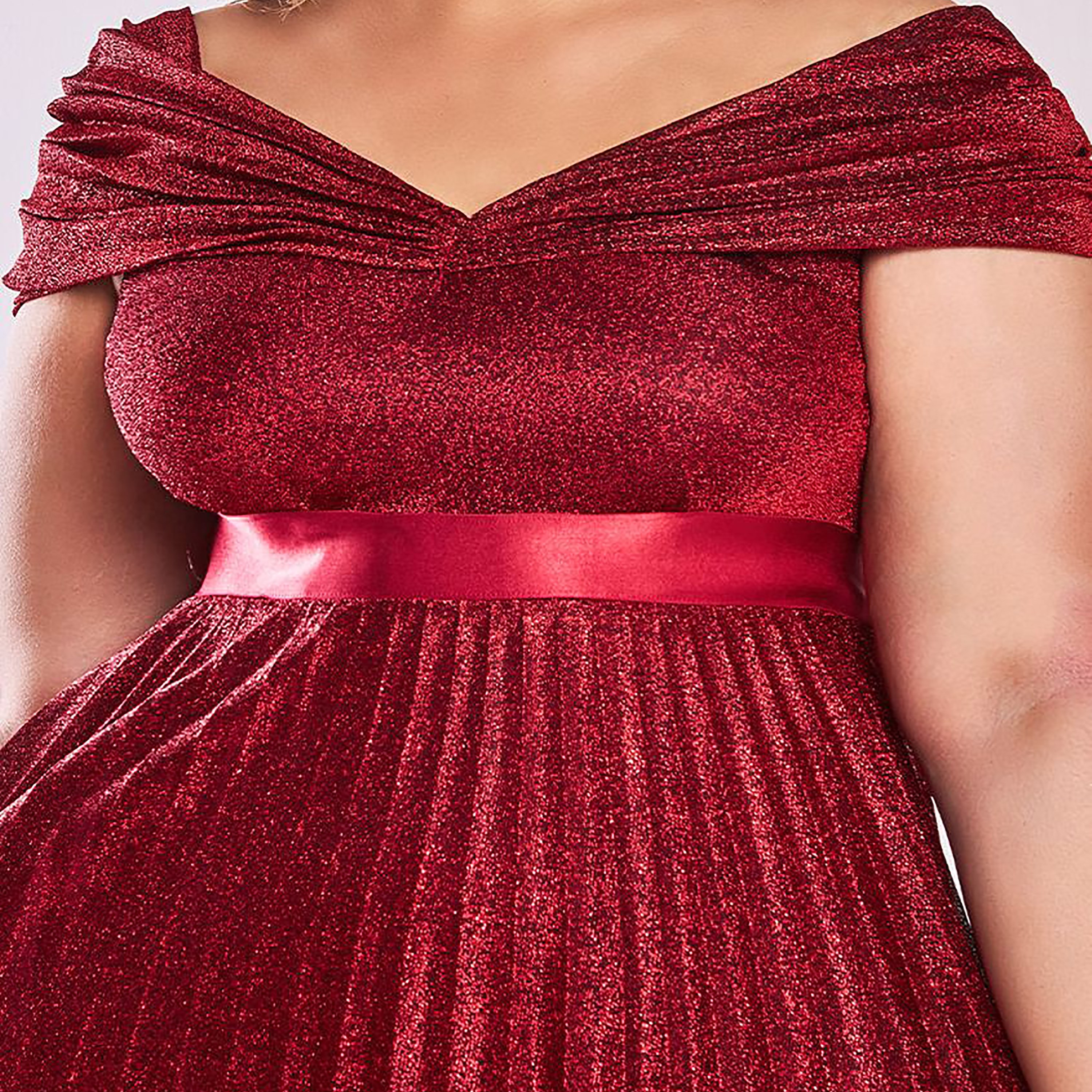 فستان ماكسي ذو متلألئة بطيات مع رقبة باردوت بمقاس كبير من جوديفا-women-clothing-dresses-image-2